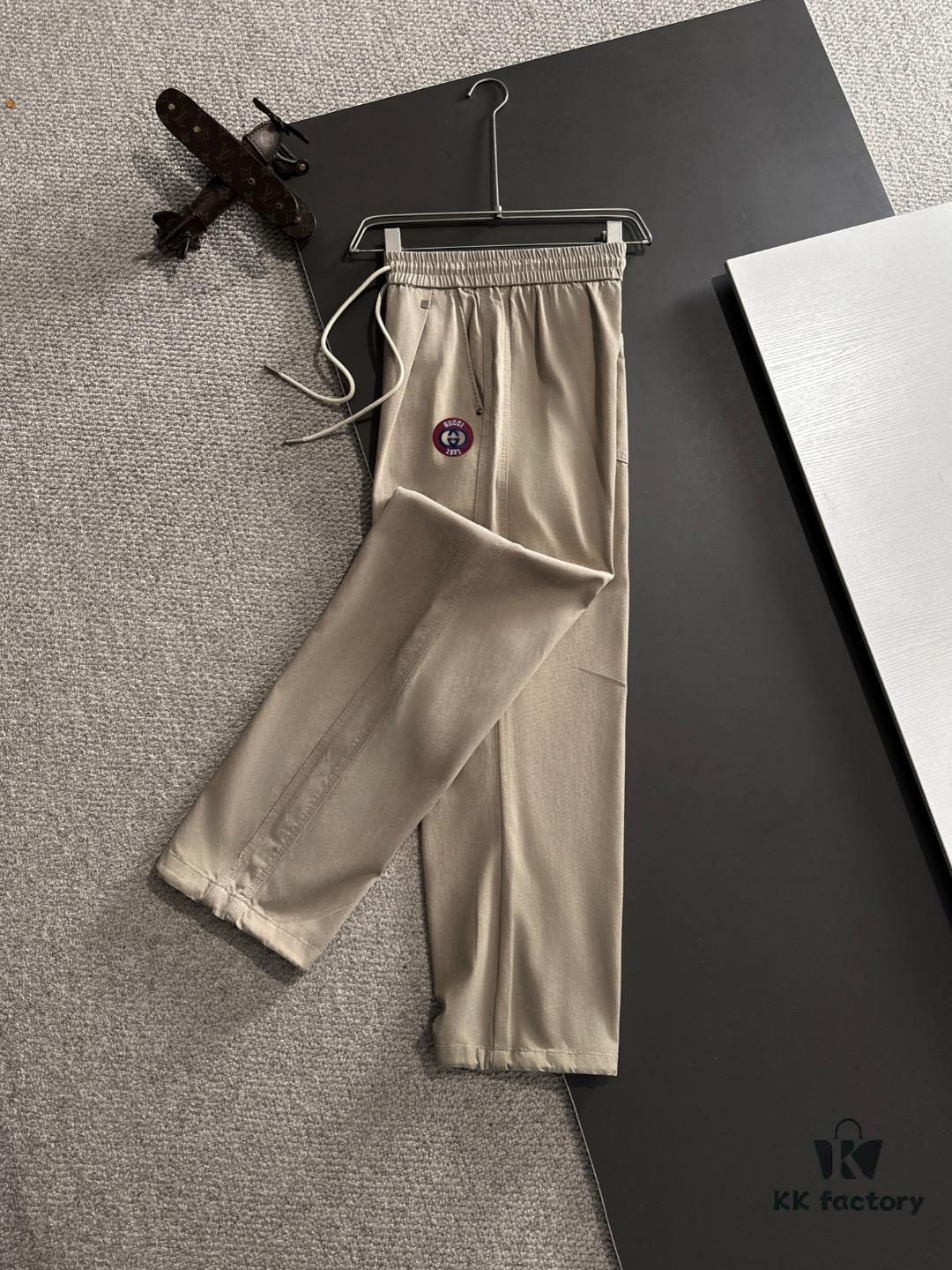 GUCCI 2025 Spring/Summer New Elastic Waist Casual Pants, Lightweight Custom Counter Fabric, Breathable and Comfortable, Exquisite Details, Brand Design Concept, High-Quality Craftsmanship, Soft and Smooth Texture, Leisure Cut with Excellent Fit