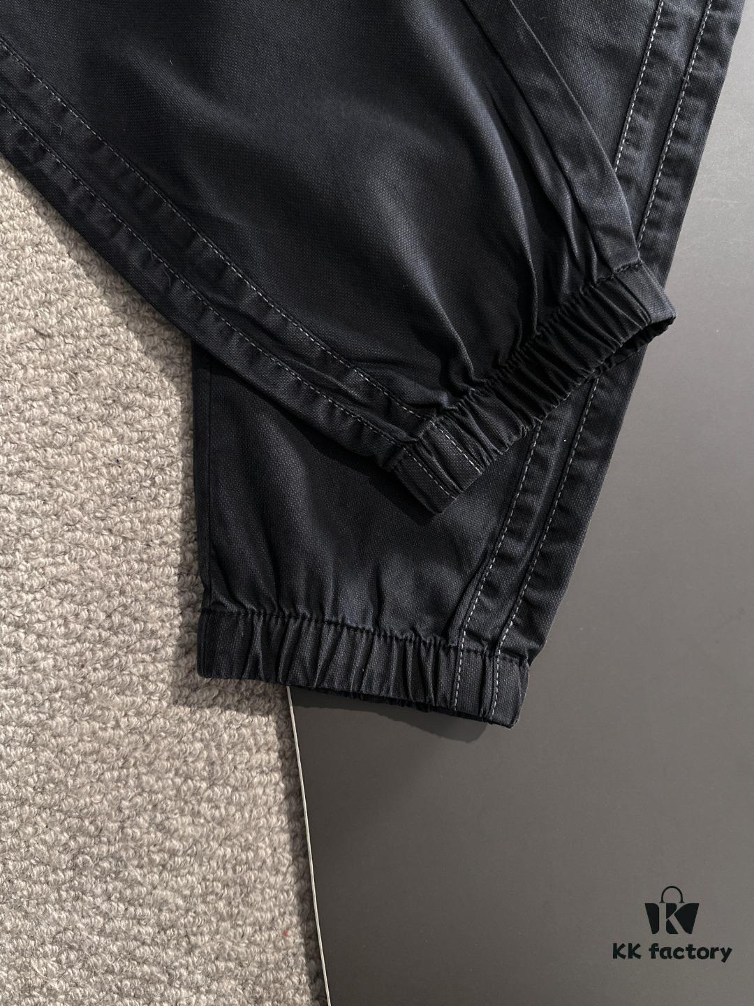 GUCCI 2025 Spring/Summer New Elastic Waist Casual Pants, Lightweight Custom Fabric from Counter, Highly Breathable and Comfortable, Exquisite Details, Brand Design Concept Reflecting High Quality, Soft and Smooth Texture, Showcasing a Perfect Relaxed Silhouette