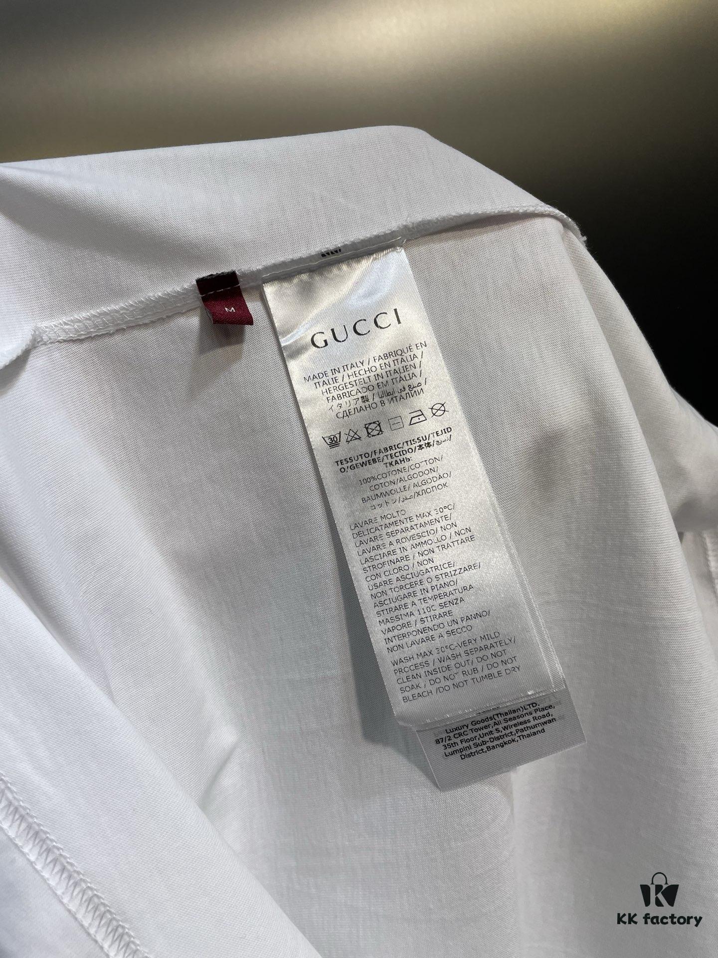 Gucci 25SS New Arrival Oversized T-Shirt Crafted from Garment-Dyed Knit Cotton, Featuring Gucci Logo Print on Front and Gucci Surfer Print on Back