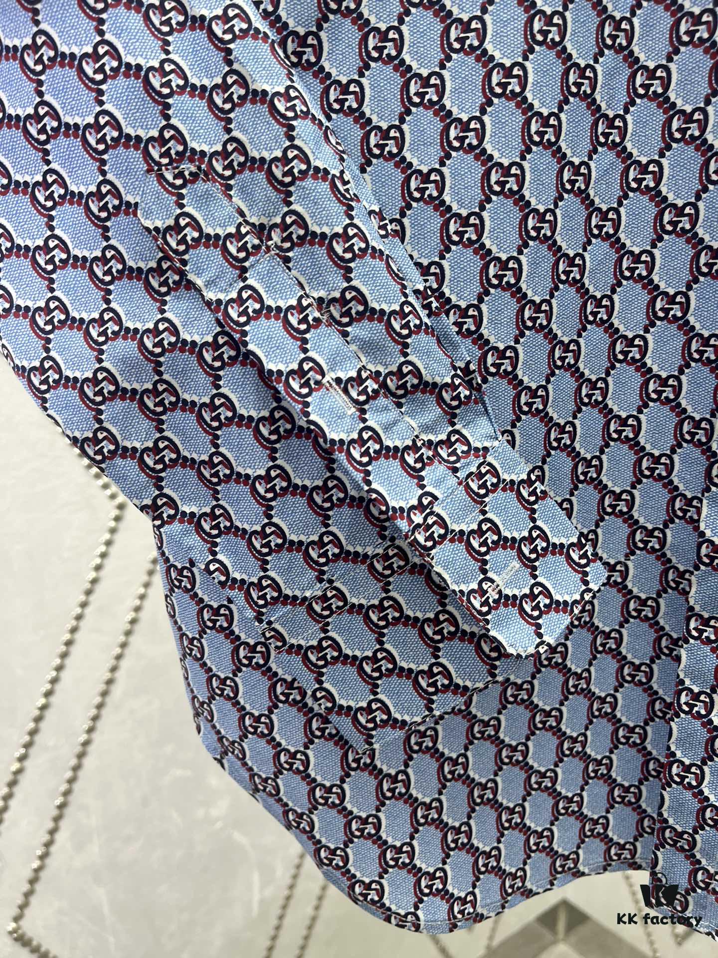 Gucci 25SS New Arrival Cotton Shirt in Light Blue and Ancho Red with GG Shadow Print