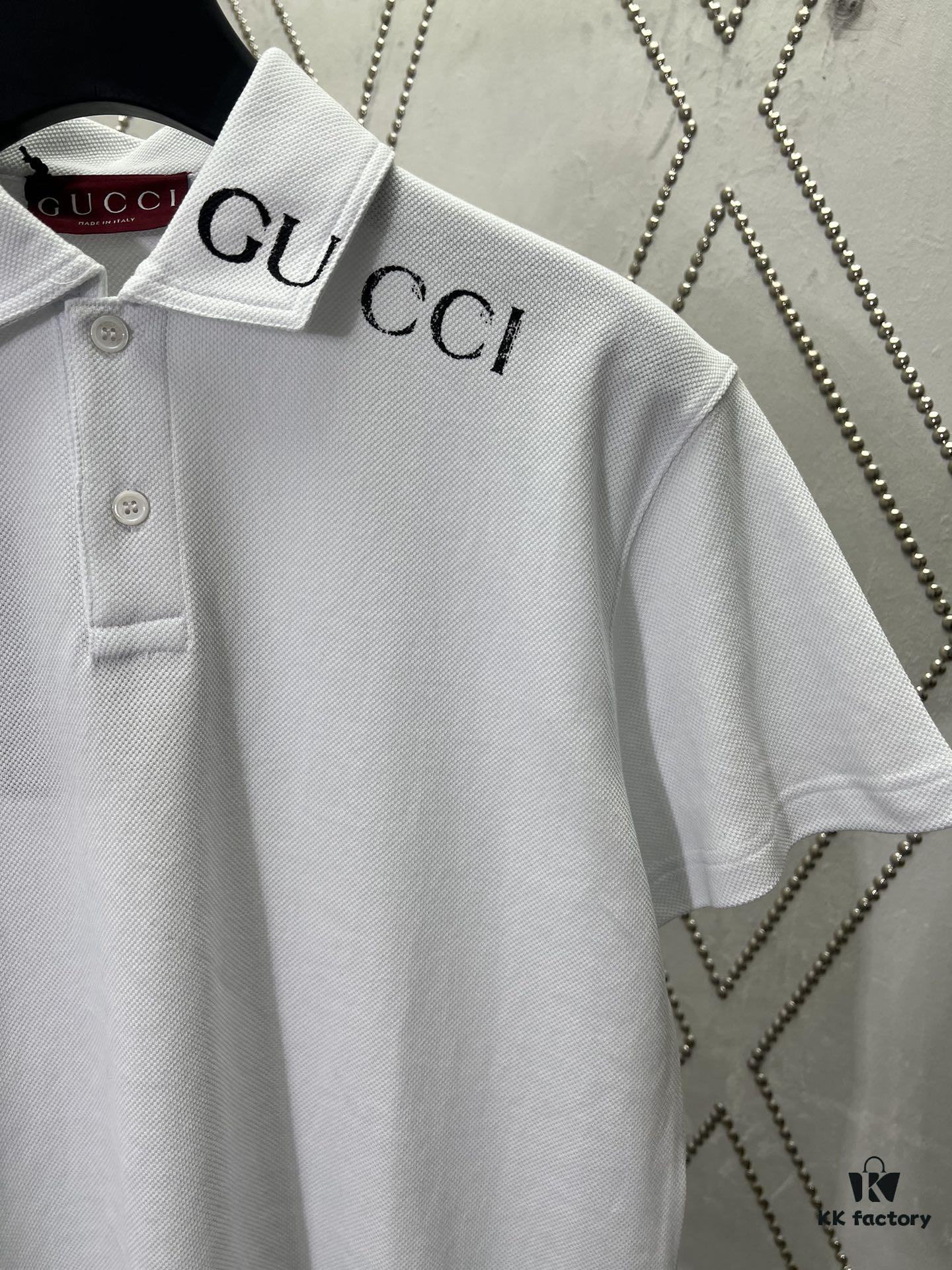 Gucci 2025 Spring Collection Presents Classic Style Pieces, Featuring a Polo Shirt Crafted from Stretch Piqué Cotton with an Elegant Gucci Print