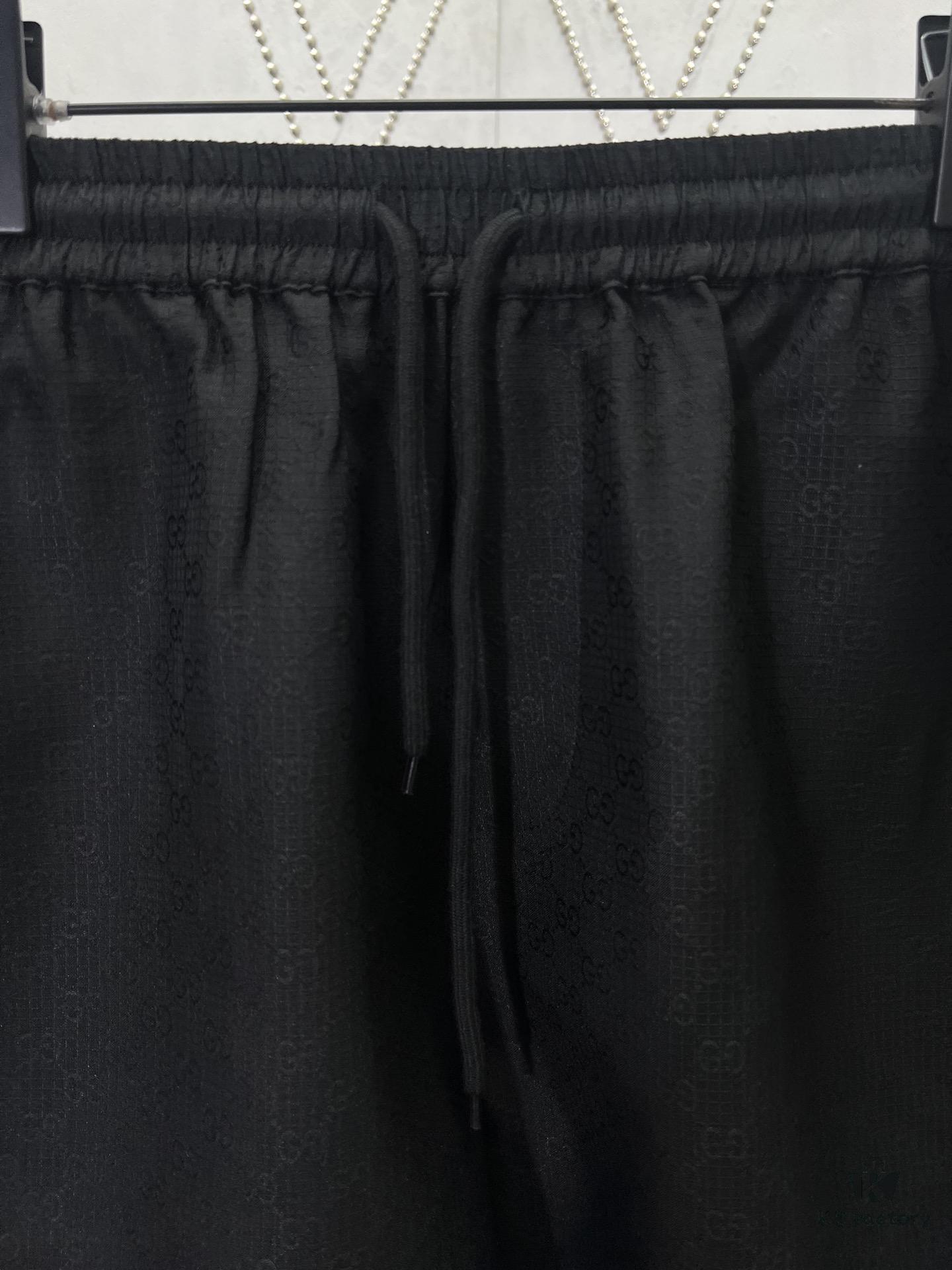 Gucci 25SS New Arrival Shorts Featuring the Iconic GG Pattern as a Tribute to Founder Guccio Gucci