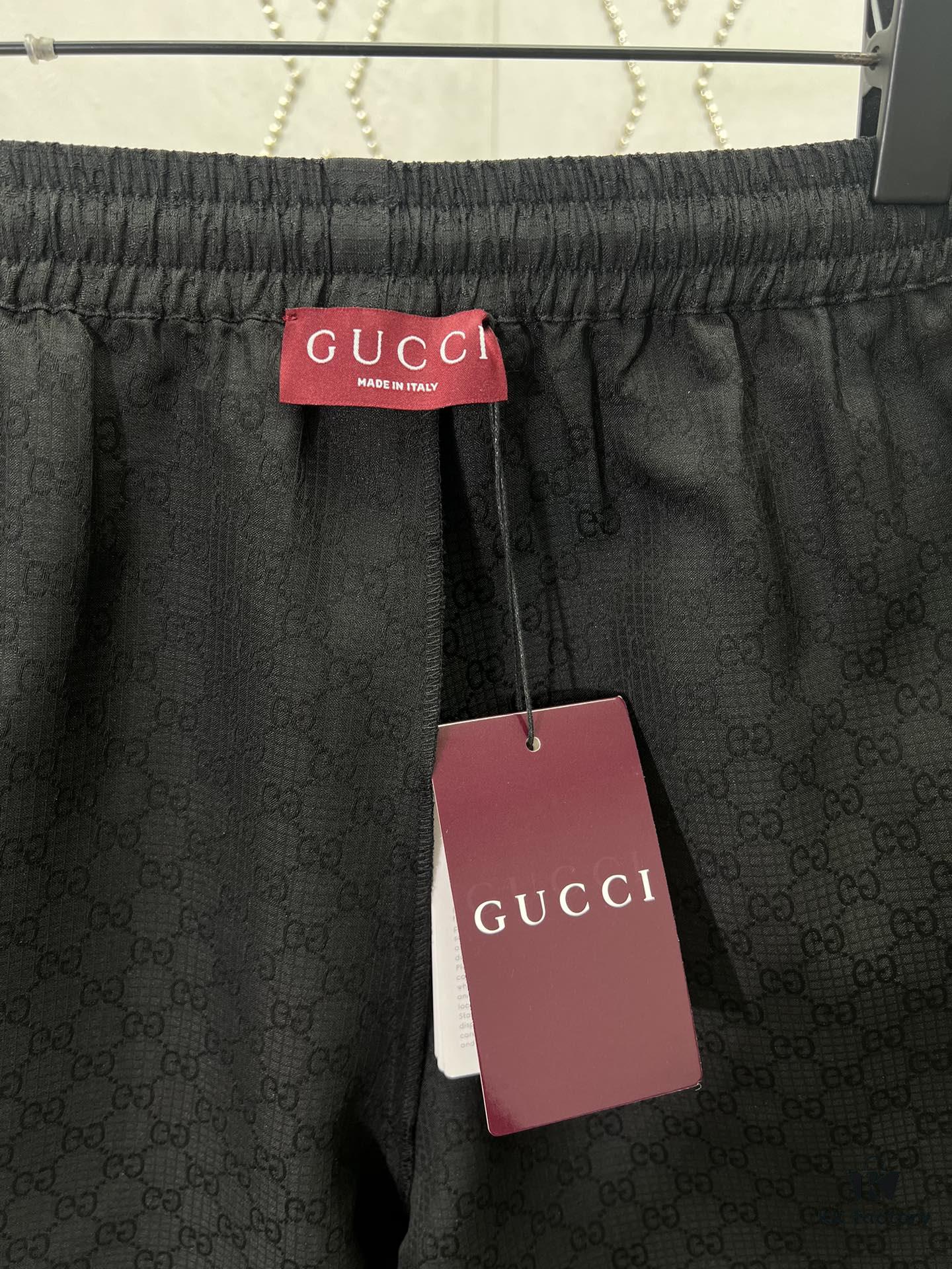 Gucci 25SS New Arrival Shorts Featuring the Iconic GG Pattern as a Tribute to Founder Guccio Gucci