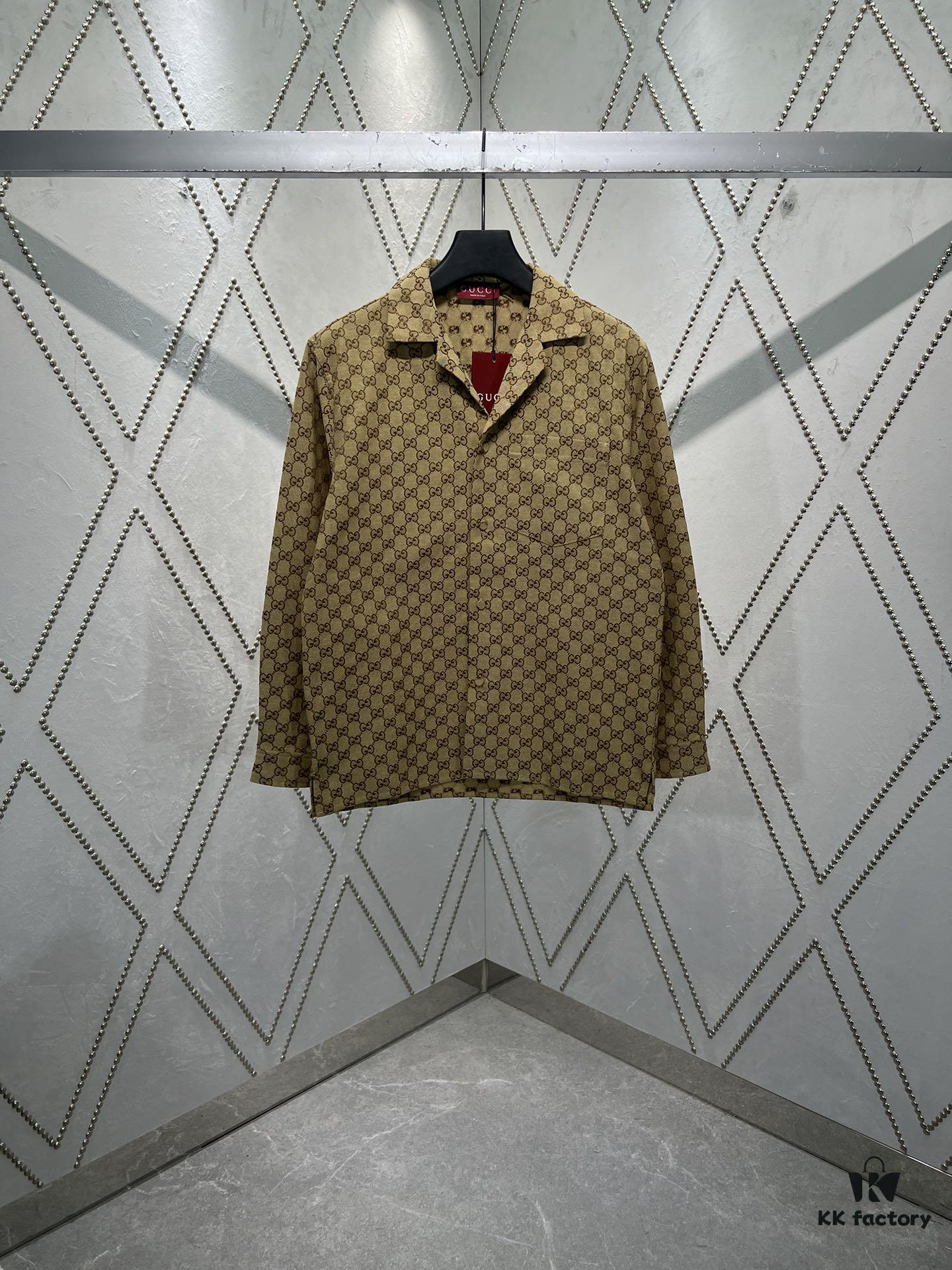 Gucci 25SS New Arrival Letter Interlocking Pattern Shirt Inspired by Founder Guccio Gucci's Name, Crafted in GG Canvas with Side Slits