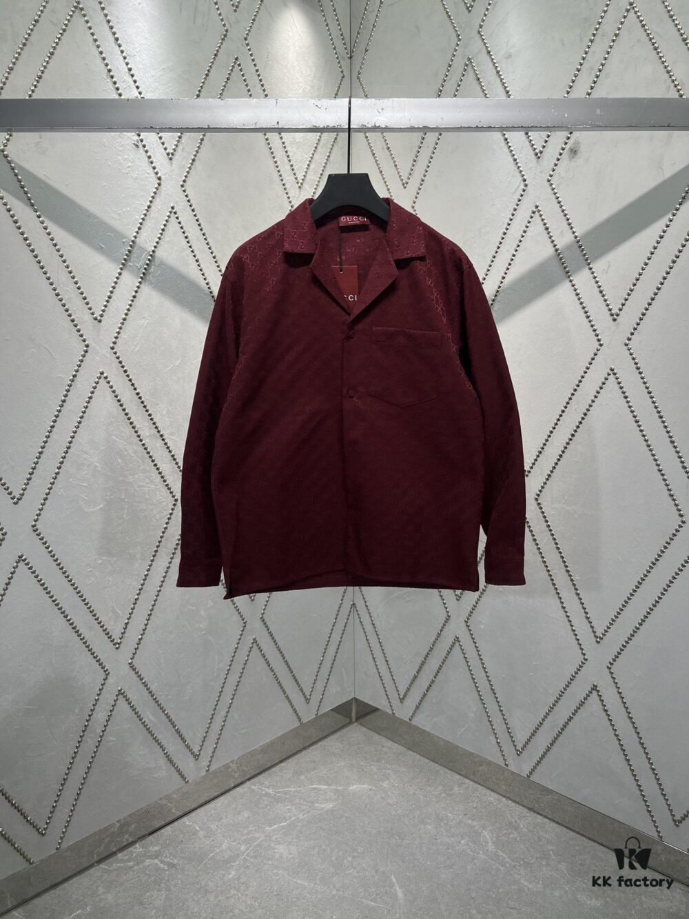 Gucci 25SS New Arrival Letter Intertwined Pattern Shirt Inspired by Founder Guccio Gucci's Name, Crafted in GG Canvas with Side Slits