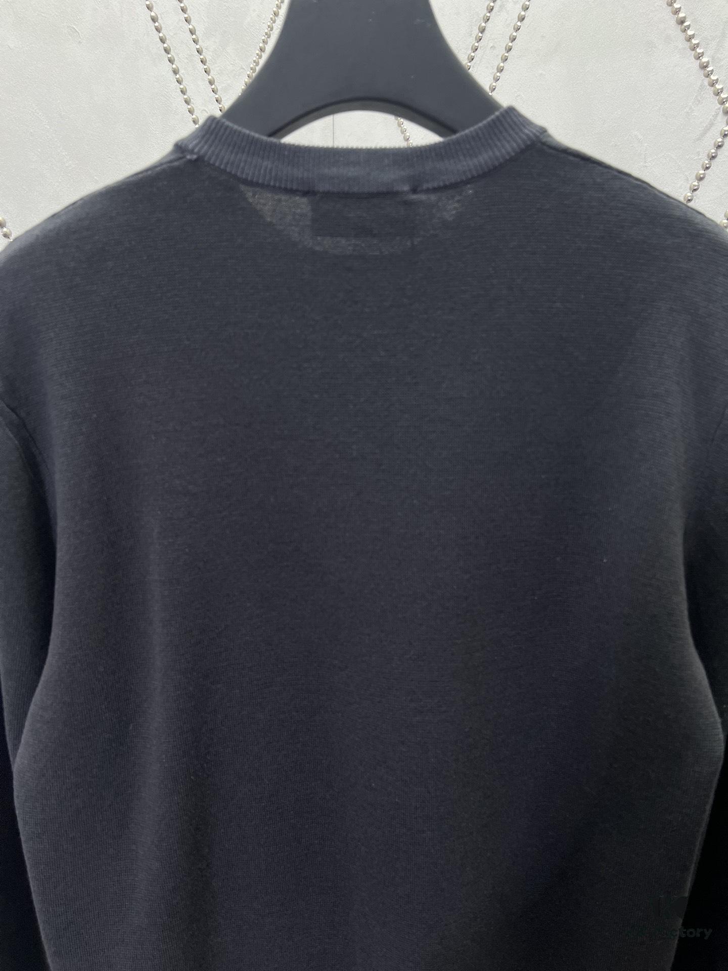 Gucci 25SS New Arrival Sweater Crafted from a Silk-Cotton Blend Knit Fabric, Embellished with Gucci Intarsia for Added Charm