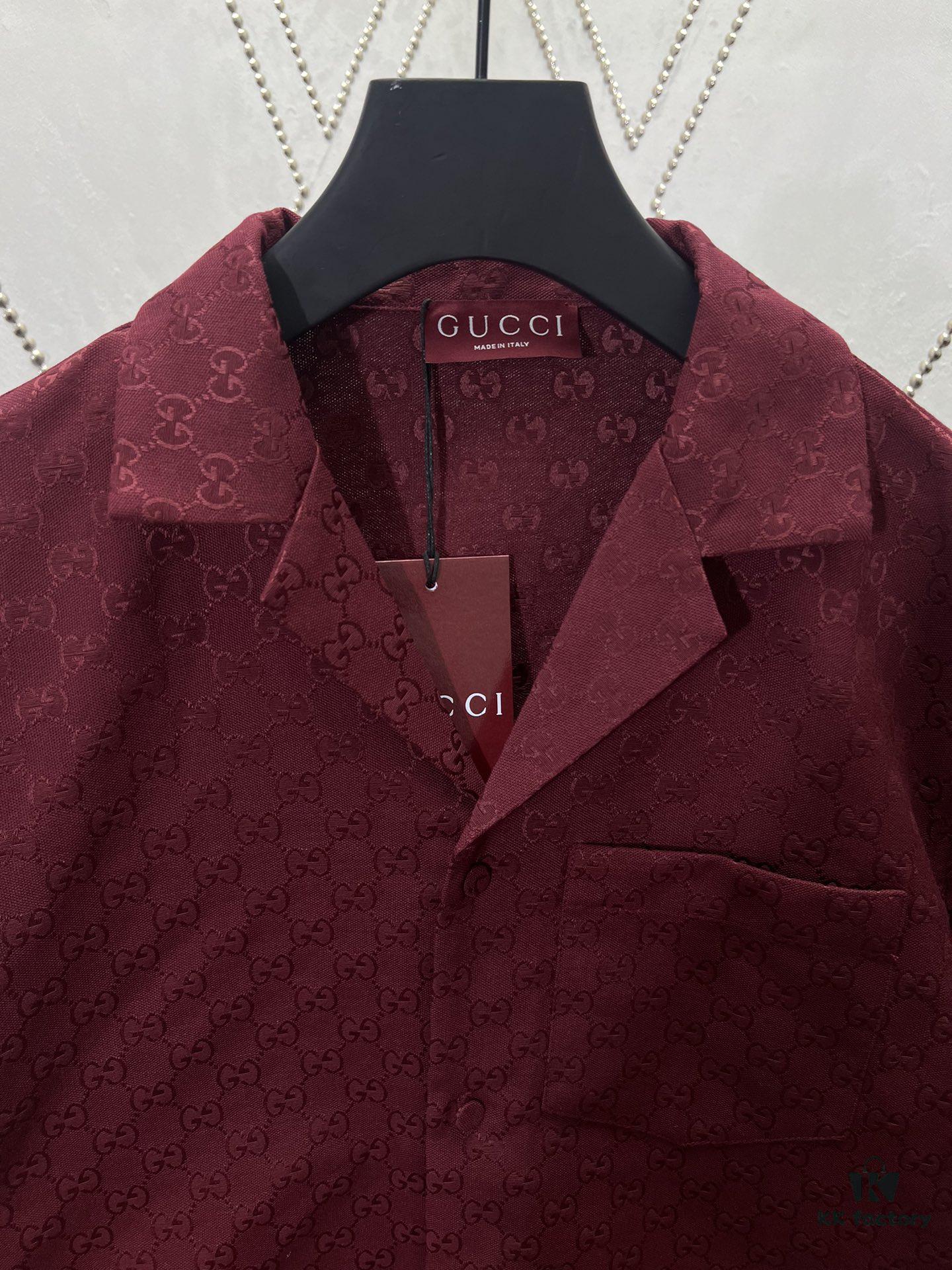 Gucci 25SS New Arrival Letter Intertwined Pattern Shirt Inspired by Founder Guccio Gucci's Name, Crafted in GG Canvas with Side Slits