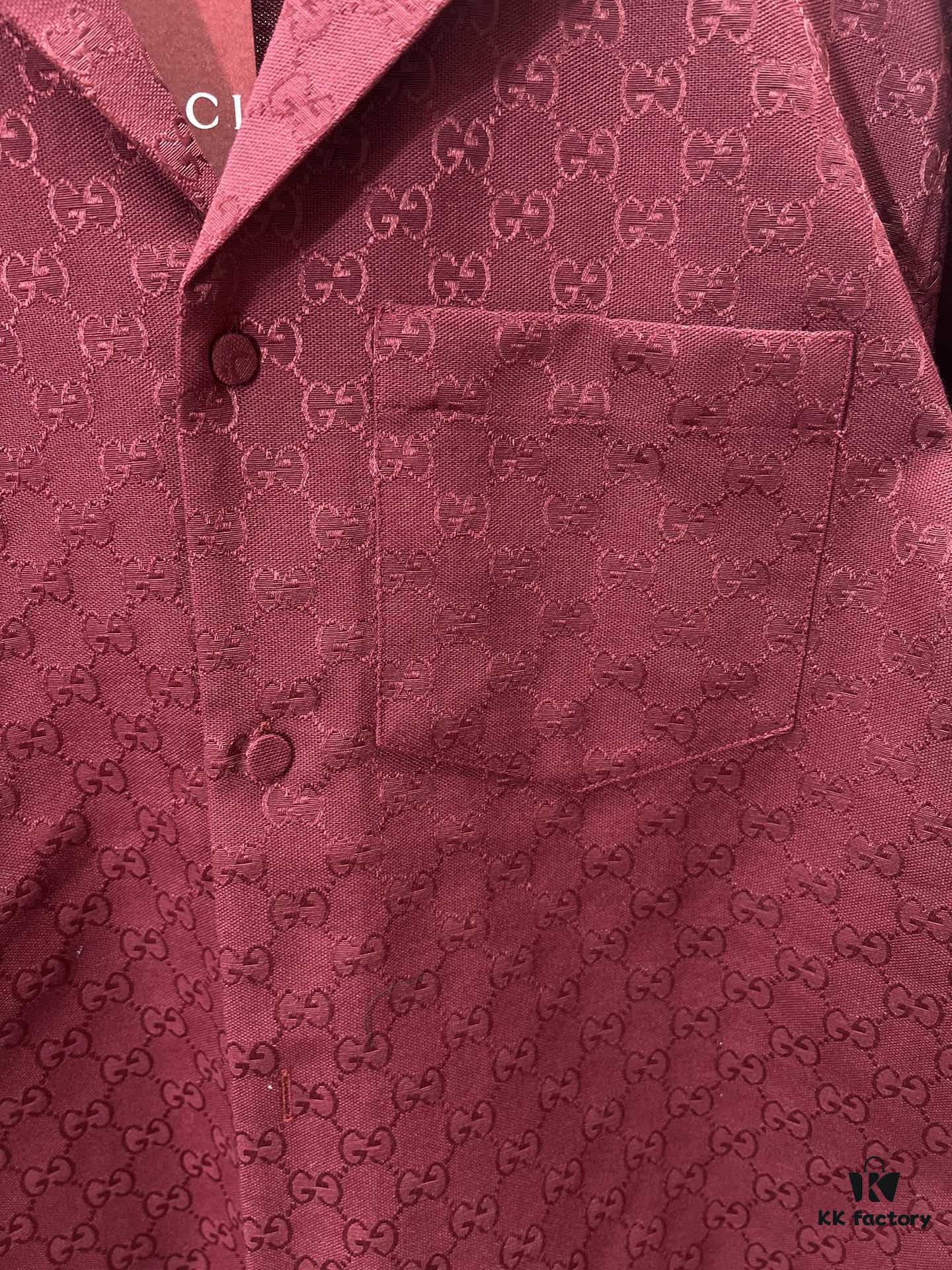 Gucci 25SS New Arrival Letter Intertwined Pattern Shirt Inspired by Founder Guccio Gucci's Name, Crafted in GG Canvas with Side Slits