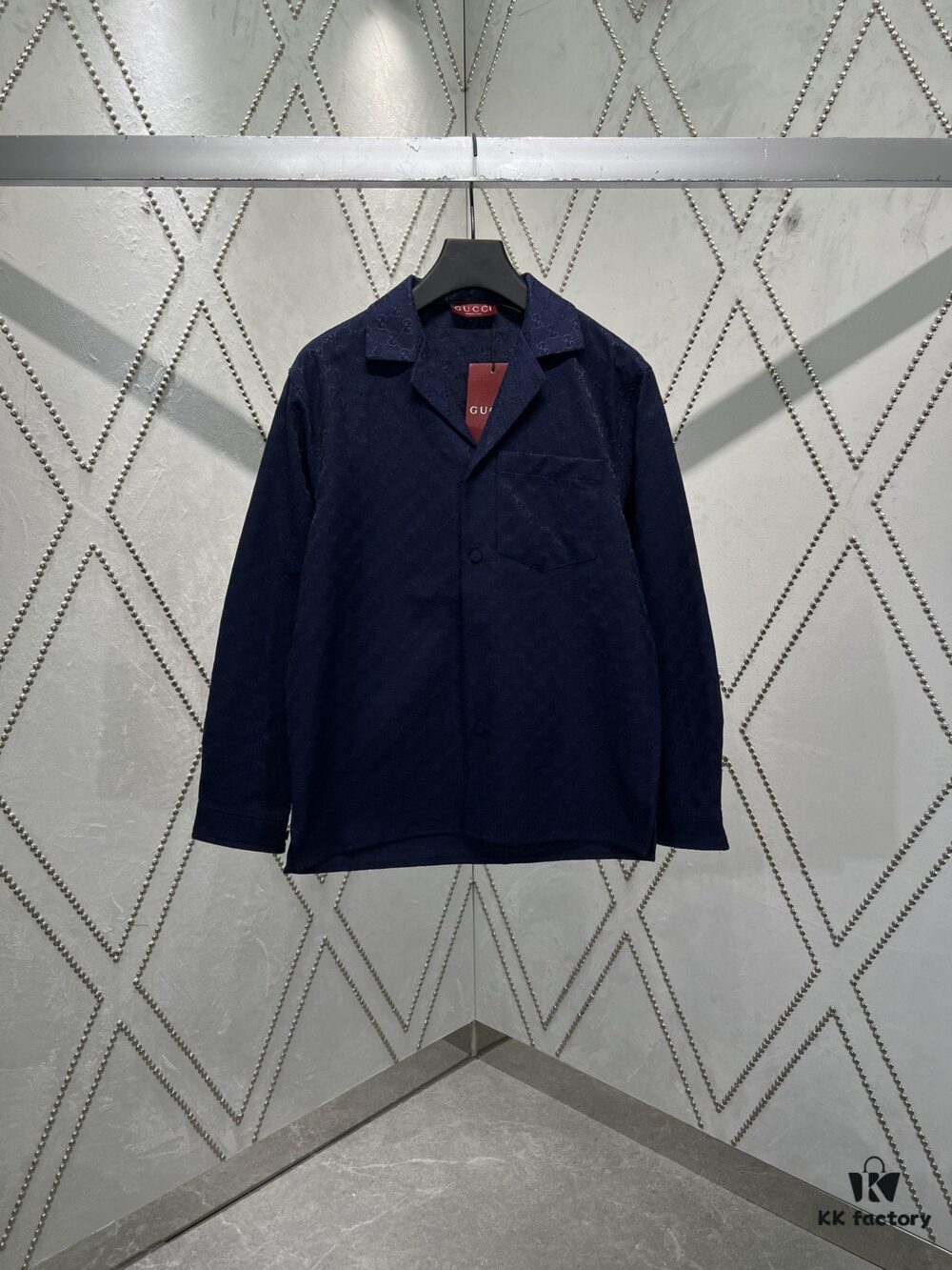 Gucci 25SS New Arrival Letter Interlocking Pattern Shirt Inspired by Founder Guccio Gucci's Name, Crafted in GG Canvas with Side Slits, Regular Fit