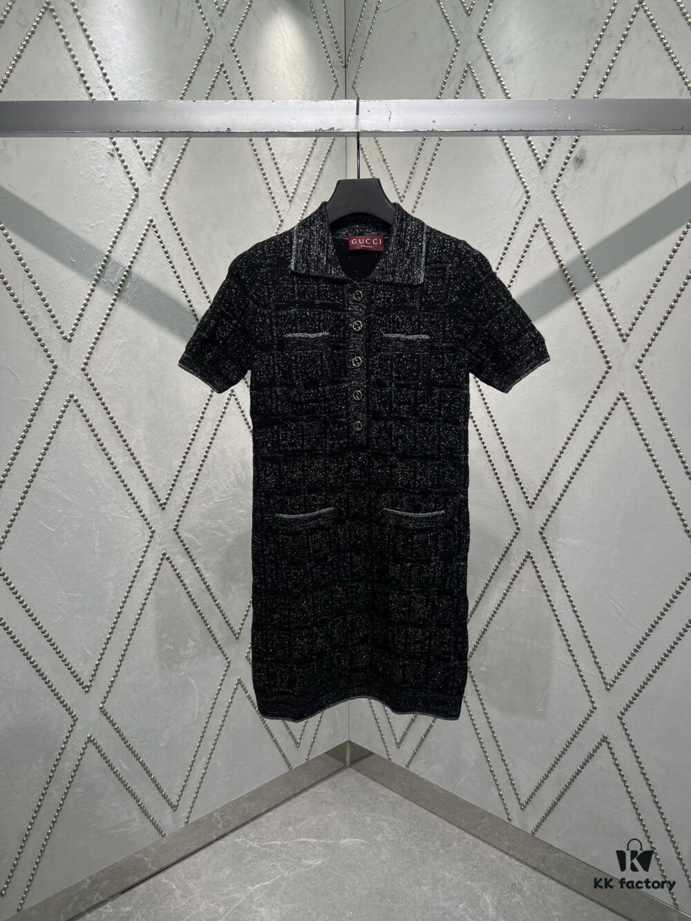 Gucci 25SS New Round Neck Top Crafted from Premium Wool with Metallic Thread Tartan Jacquard Fabric, Featuring a Circular Interlocking Double G Button on the Back