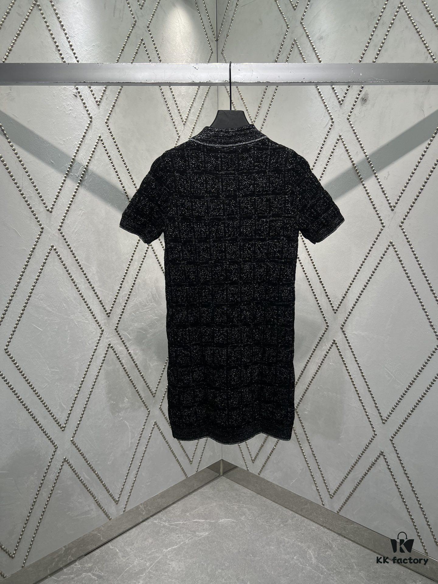 Gucci 25SS New Round Neck Top Crafted from Premium Wool with Metallic Thread Tartan Jacquard Fabric, Featuring a Circular Interlocking Double G Button on the Back