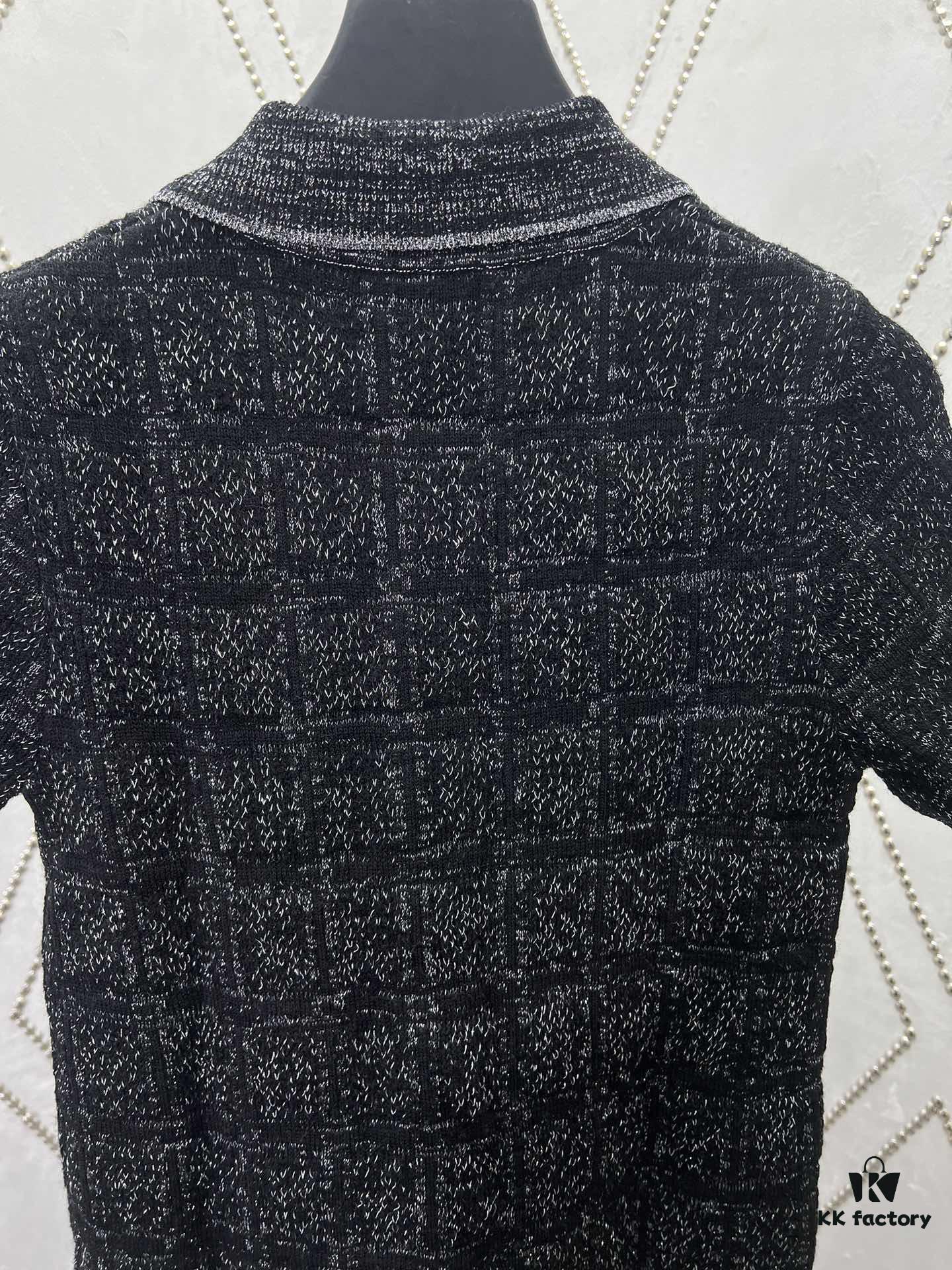 Gucci 25SS New Round Neck Top Crafted from Premium Wool with Metallic Thread Tartan Jacquard Fabric, Featuring a Circular Interlocking Double G Button on the Back