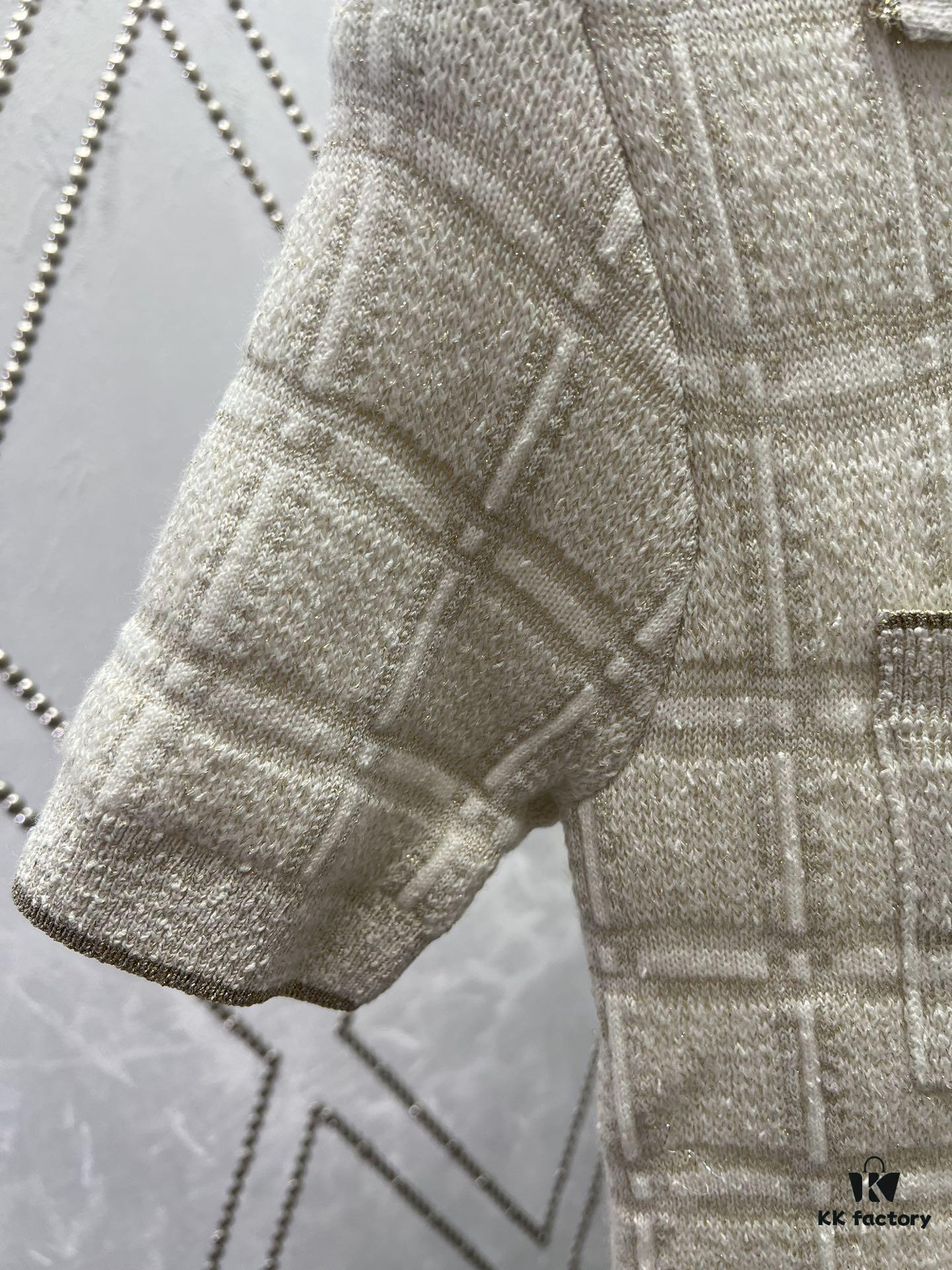 Gucci 25SS New Round Neck Top Crafted from Premium Wool with Metallic Thread Tartan Jacquard Fabric, Featuring a Circular Interlocking Double G Button at the Back