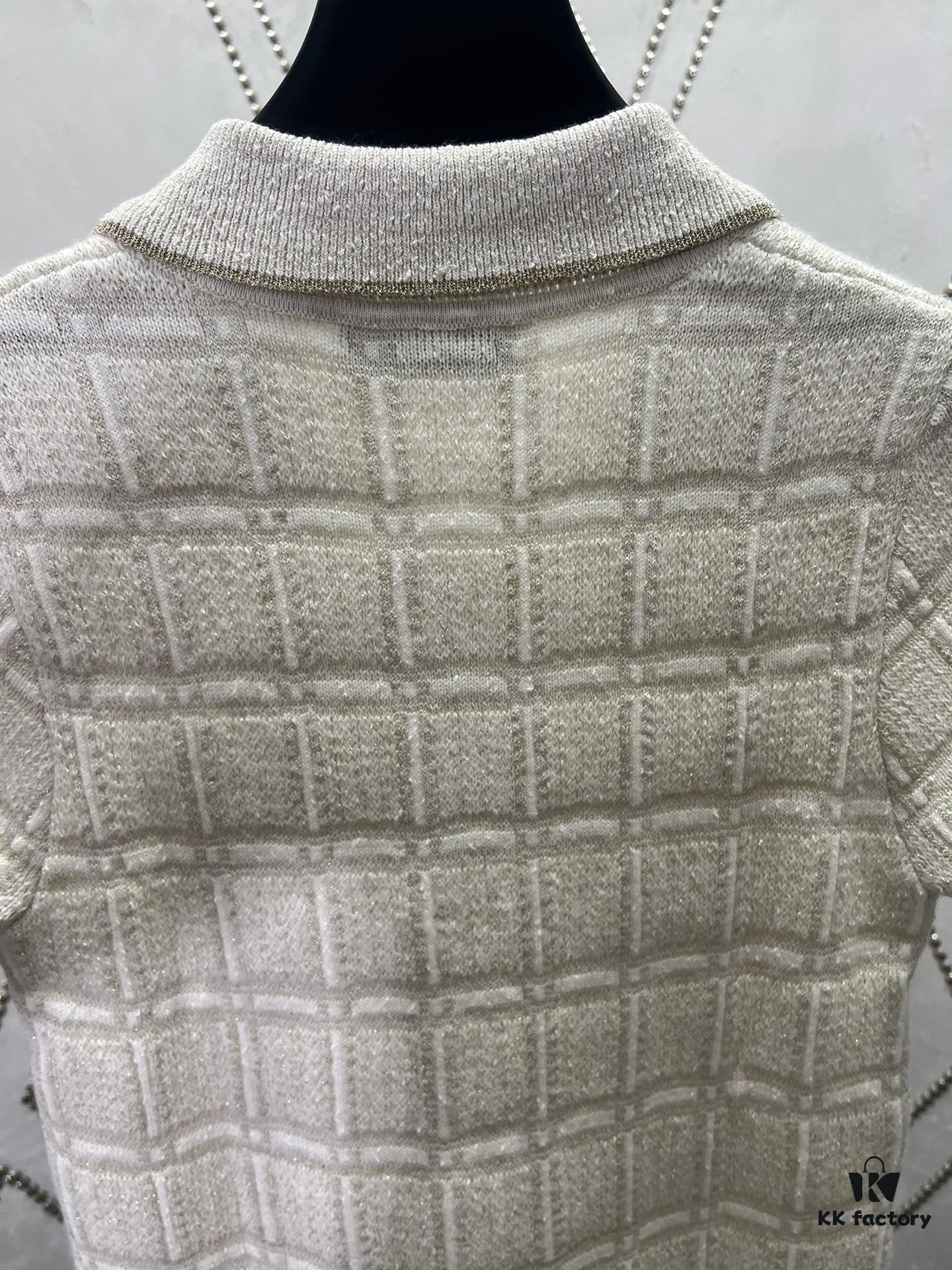 Gucci 25SS New Round Neck Top Crafted from Premium Wool with Metallic Thread Tartan Jacquard Fabric, Featuring a Circular Interlocking Double G Button at the Back