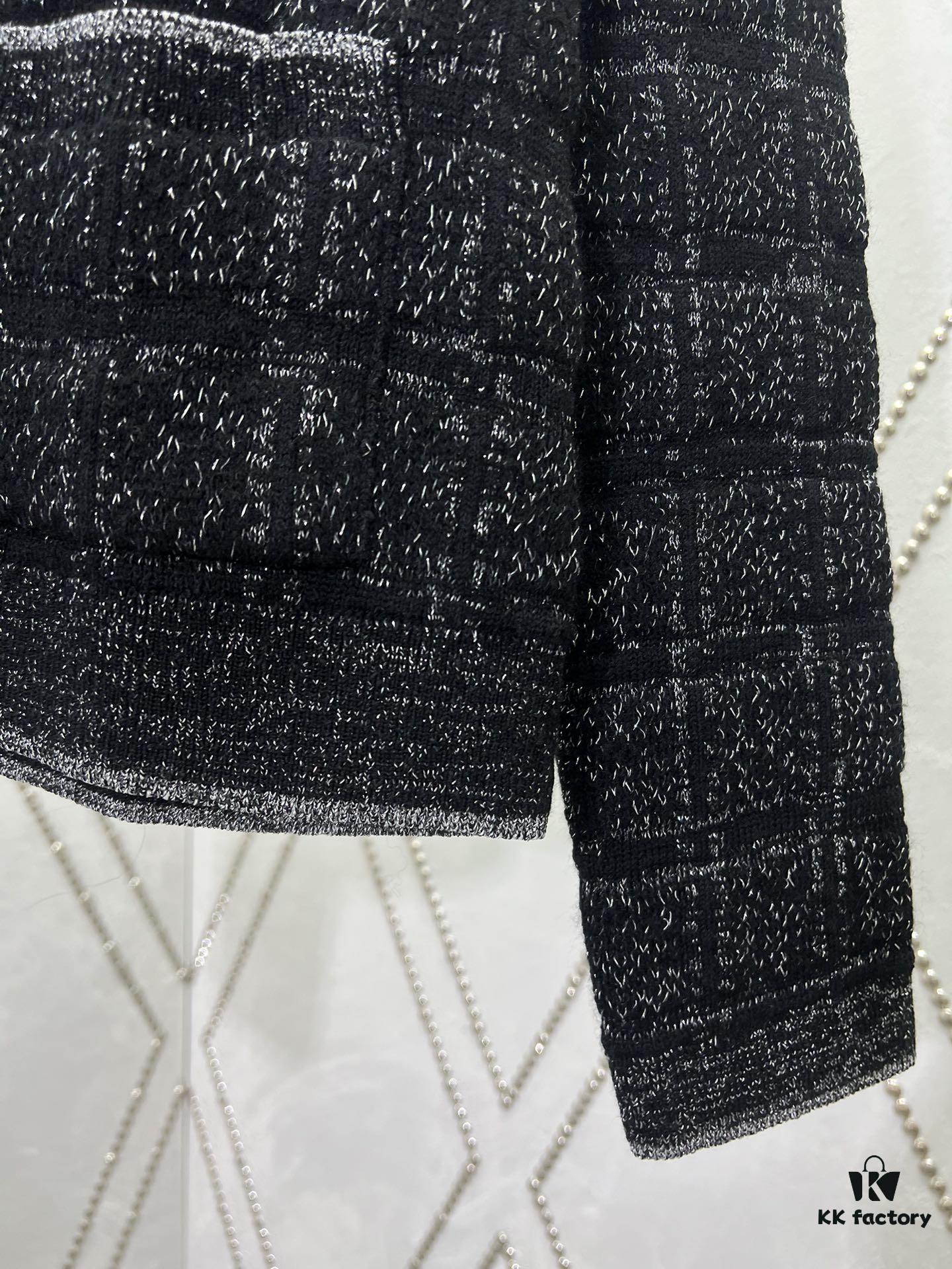 Gucci 25SS New Arrival Polo Dress Crafted from Premium Wool with Metallic Thread Geometric Jacquard, Featuring Round Interlocking Double-G Logo Buttons Front Closure