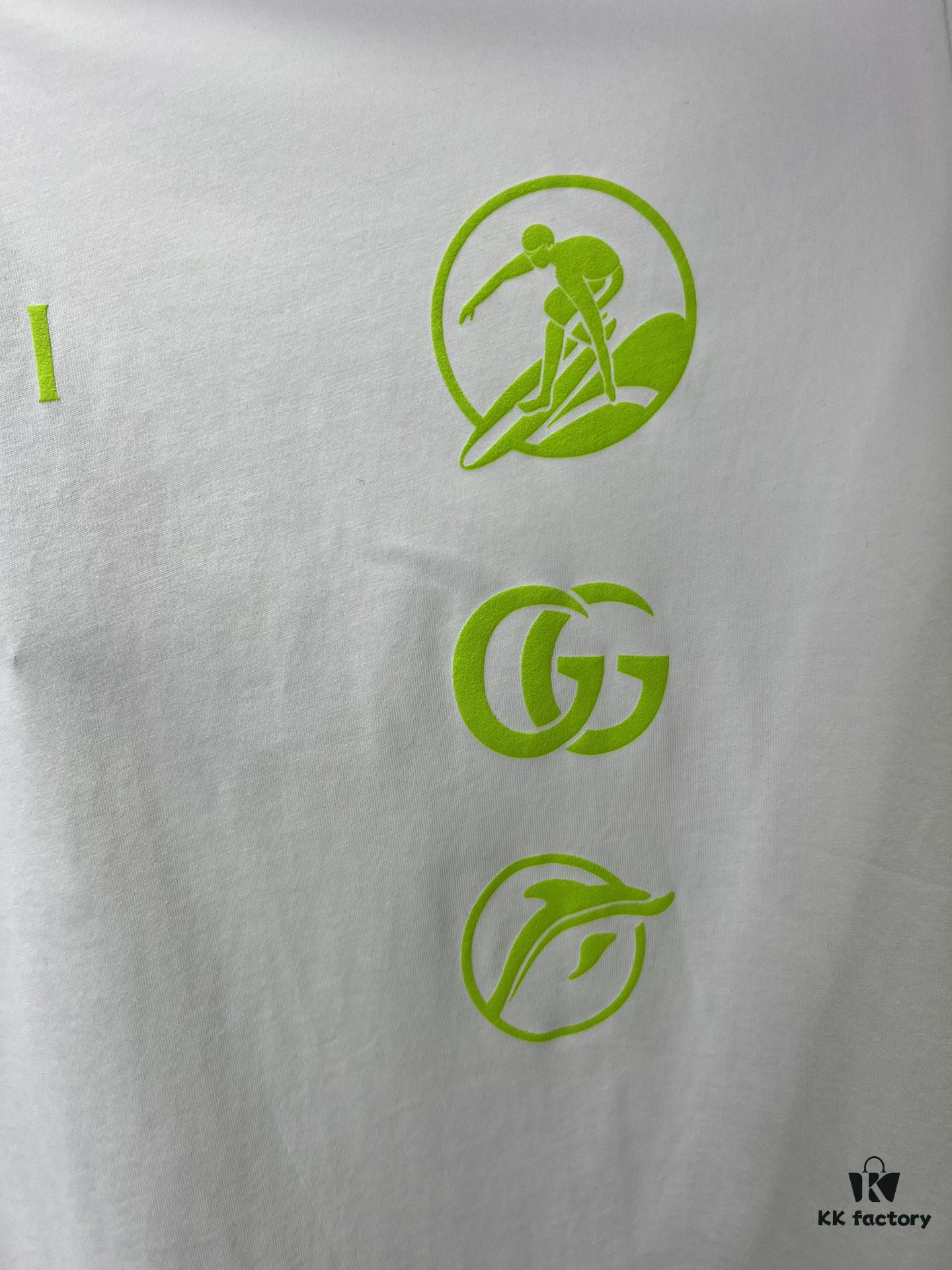 Gucci 25SS New Arrival Oversized T-Shirt Crafted from Garment-Dyed Knit Cotton, Featuring Gucci Logo Print on the Front and Gucci Surfer Print on the Back