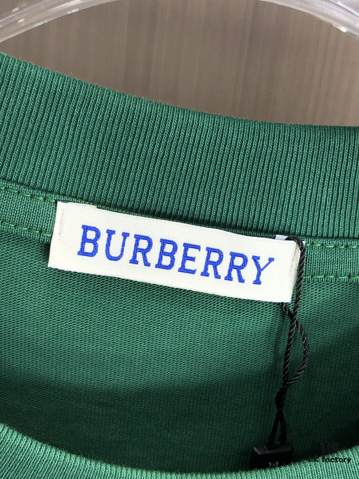 BURBERRY 2025 Spring/Summer New Arrival Round Neck Short Sleeve T-Shirt with All-Over Dot Print, Made from 320g Double-Yarn Combed Cotton Fabric, Slightly Loose Fit, Soft and Substantial Fabric Texture, Unisex Design