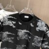 BURBERRY 2025 Spring/Summer New Arrival Round Neck Short Sleeve T-Shirt with All-Over Dot Print, Made from 320g Double-Yarn Combed Cotton Fabric, Slightly Loose Fit, Soft and Substantial Fabric Texture, Unisex Design