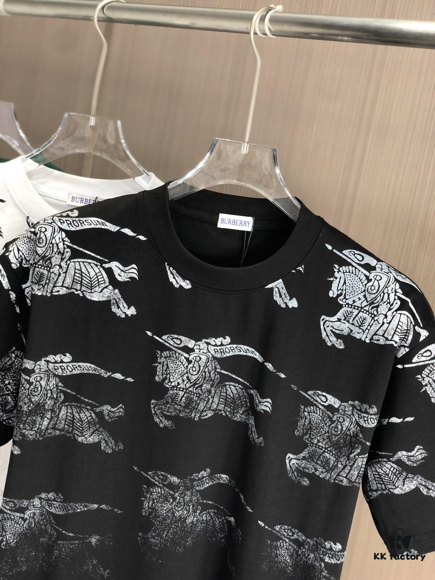 BURBERRY 2025 Spring/Summer New Arrival Round Neck Short Sleeve T-Shirt with All-Over Dot Print, Made from 320g Double-Yarn Combed Cotton Fabric, Slightly Loose Fit, Soft and Substantial Fabric Texture, Unisex Design
