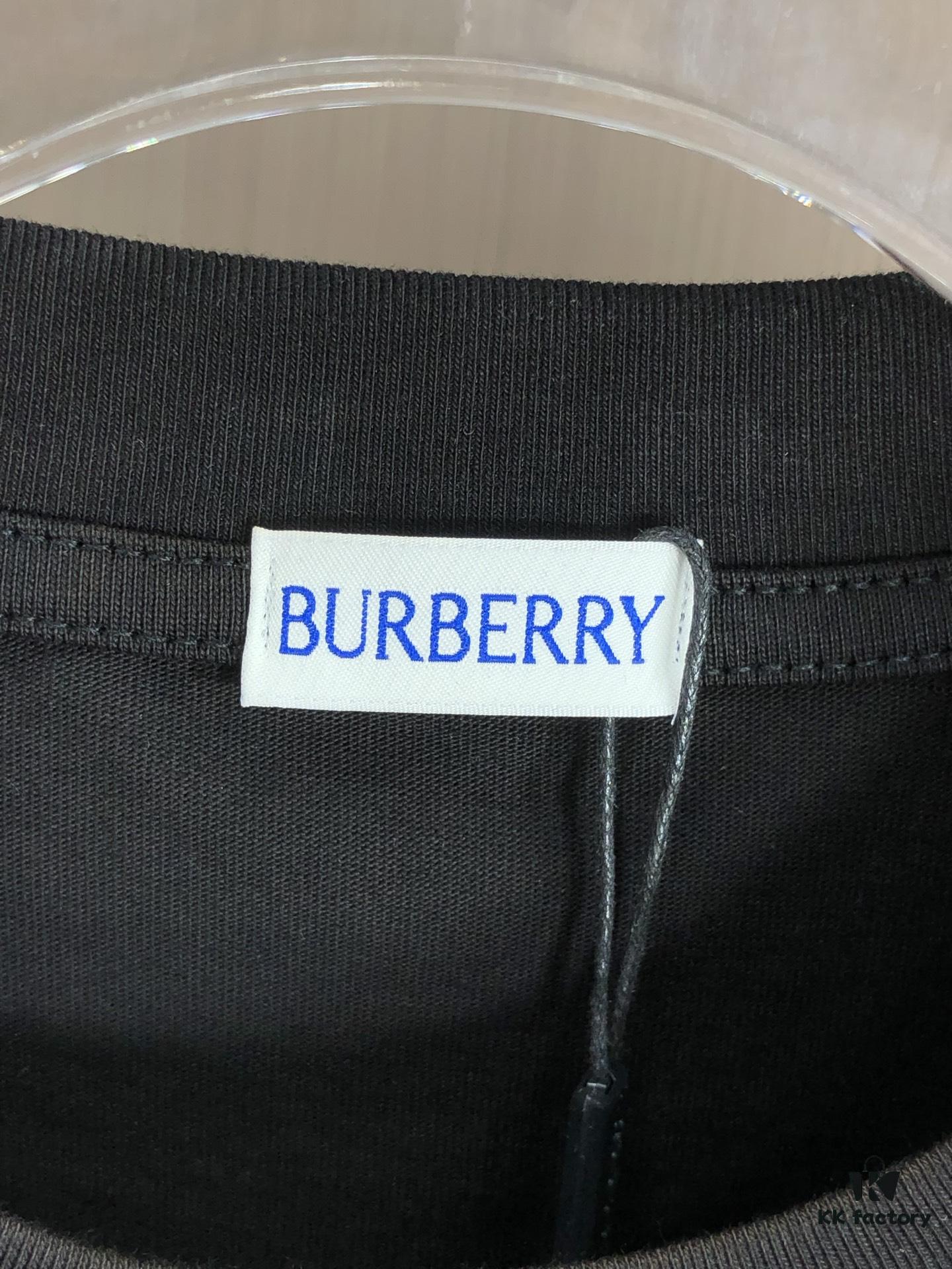 BURBERRY 2025 Spring/Summer New Arrival Round Neck Short Sleeve T-Shirt with All-Over Dot Print, Made from 320g Double-Yarn Combed Cotton Fabric, Slightly Loose Fit, Soft and Substantial Fabric Texture, Unisex Design