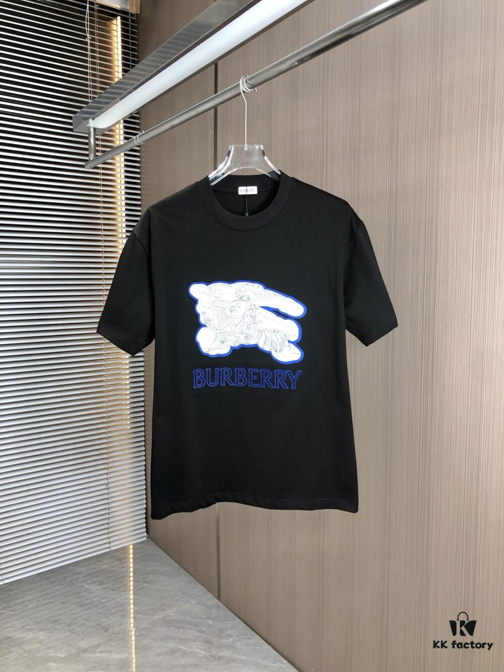 BURBERRY 2025 Spring/Summer New Arrival Round Neck Short Sleeve T-Shirt with Contrasting Embroidery, 320g Double Combed Cotton Fabric, Slightly Loose Unisex Fit