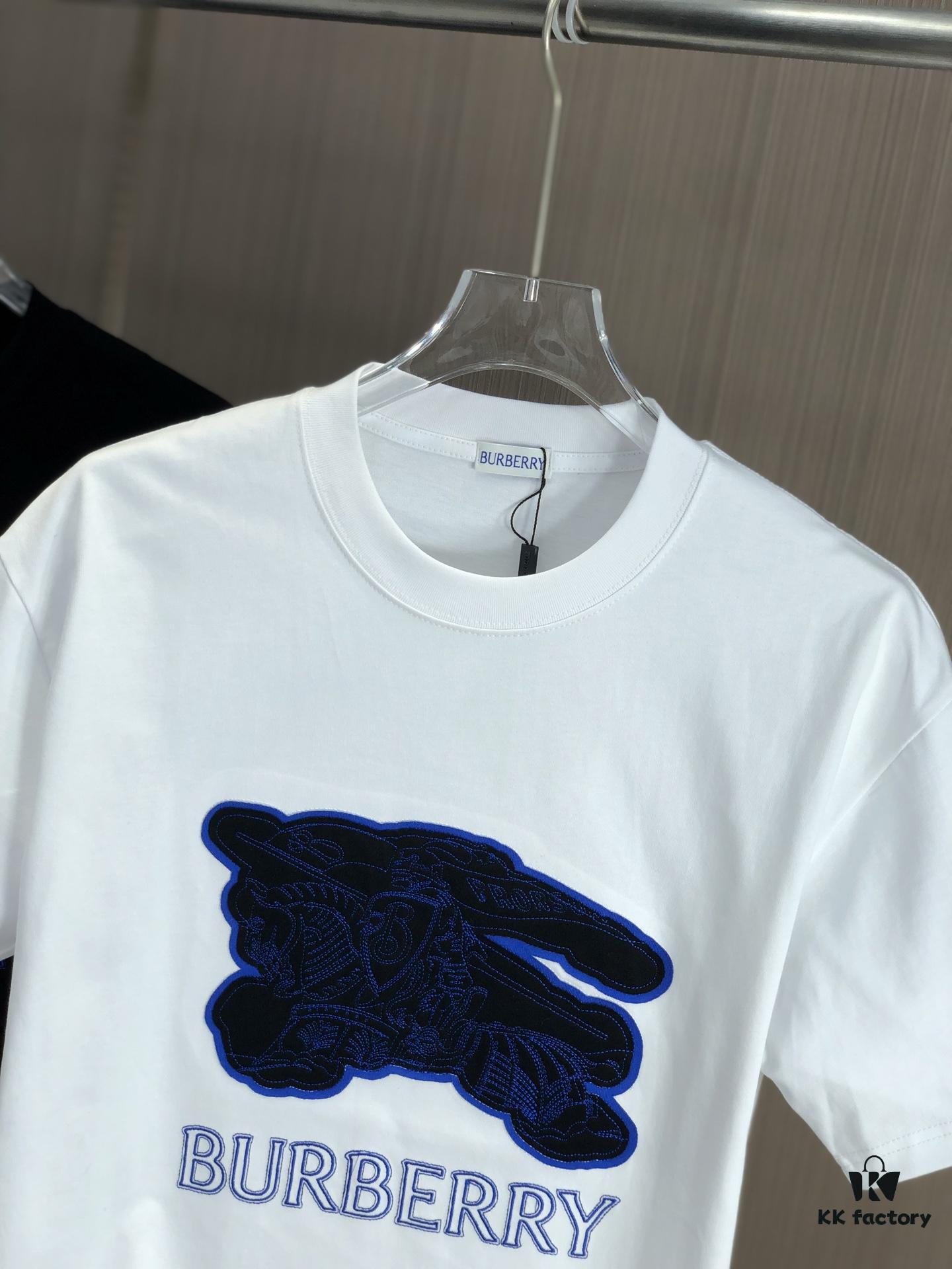 BURBERRY 2025 Spring/Summer New Arrival Round Neck Short Sleeve T-Shirt with Contrasting Patch Embroidery, 320g Double Combed Cotton Fabric, Slightly Loose Unisex Fit