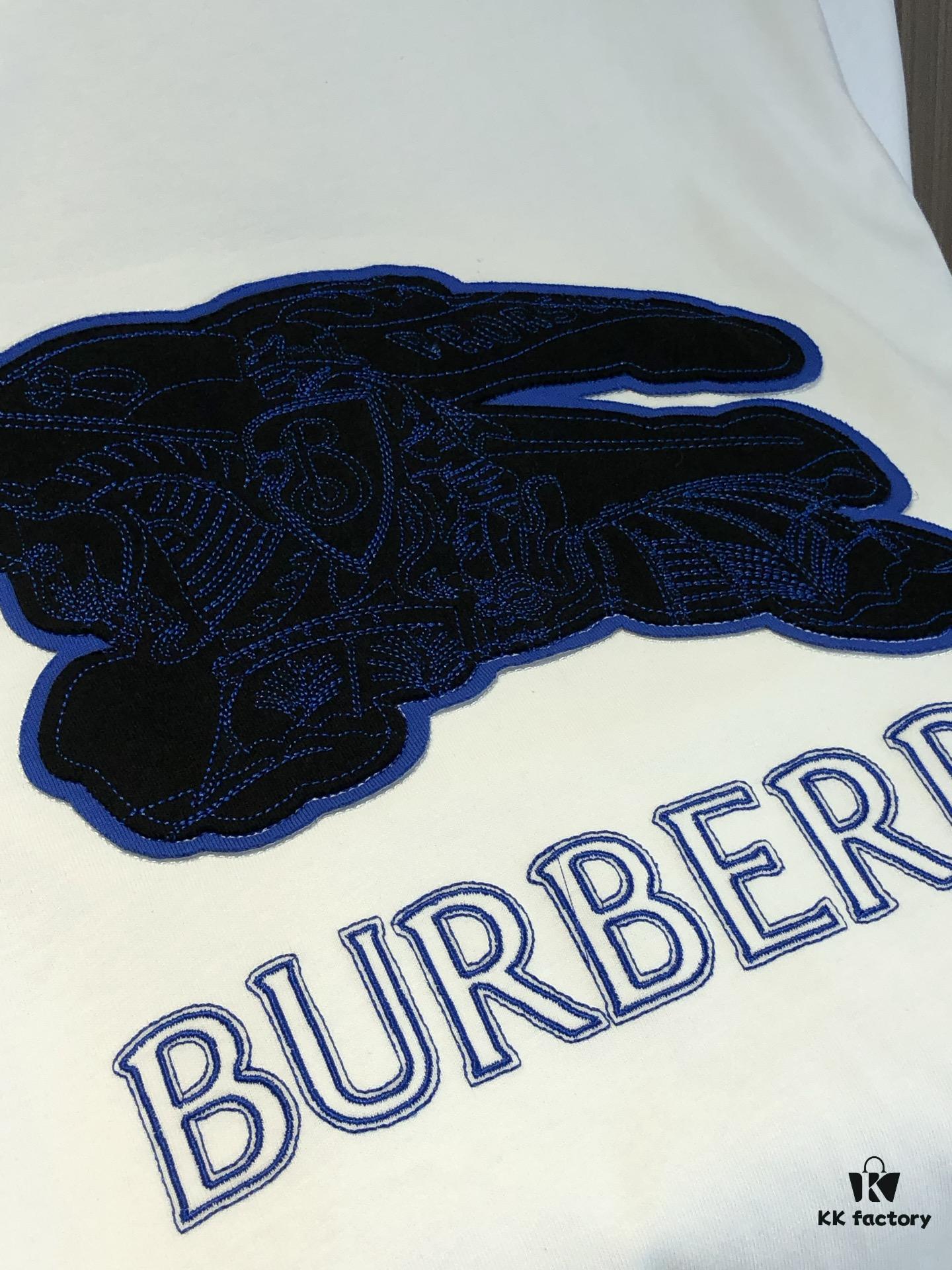 BURBERRY 2025 Spring/Summer New Arrival Round Neck Short Sleeve T-Shirt with Contrasting Patch Embroidery, 320g Double Combed Cotton Fabric, Slightly Loose Unisex Fit