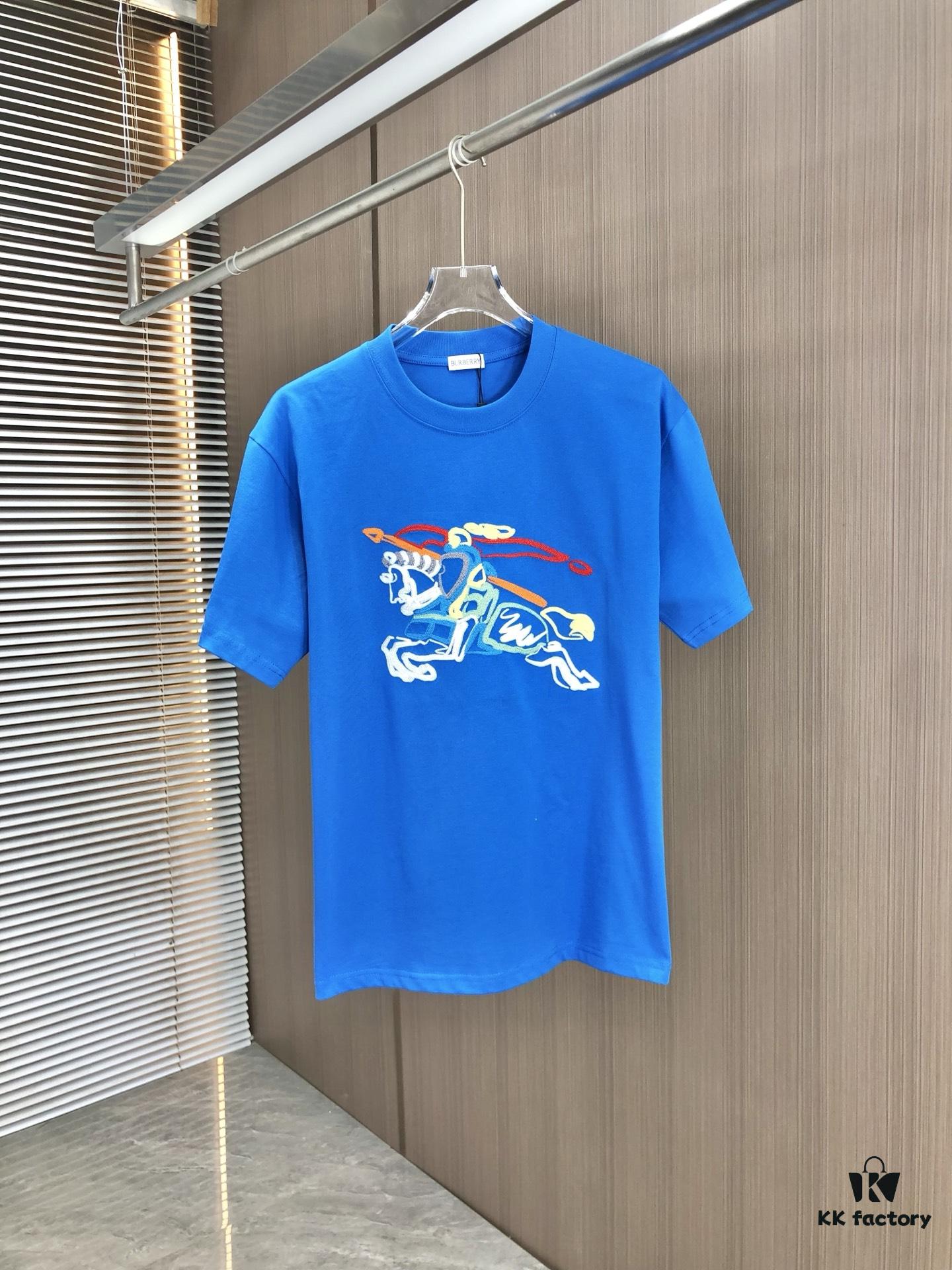 BURBERRY 2025 Spring/Summer New Arrival Round Neck Short Sleeve T-Shirt with Equestrian Chain Embroidery, 320g Double Combed Cotton Fabric, Slightly Loose Unisex Fit