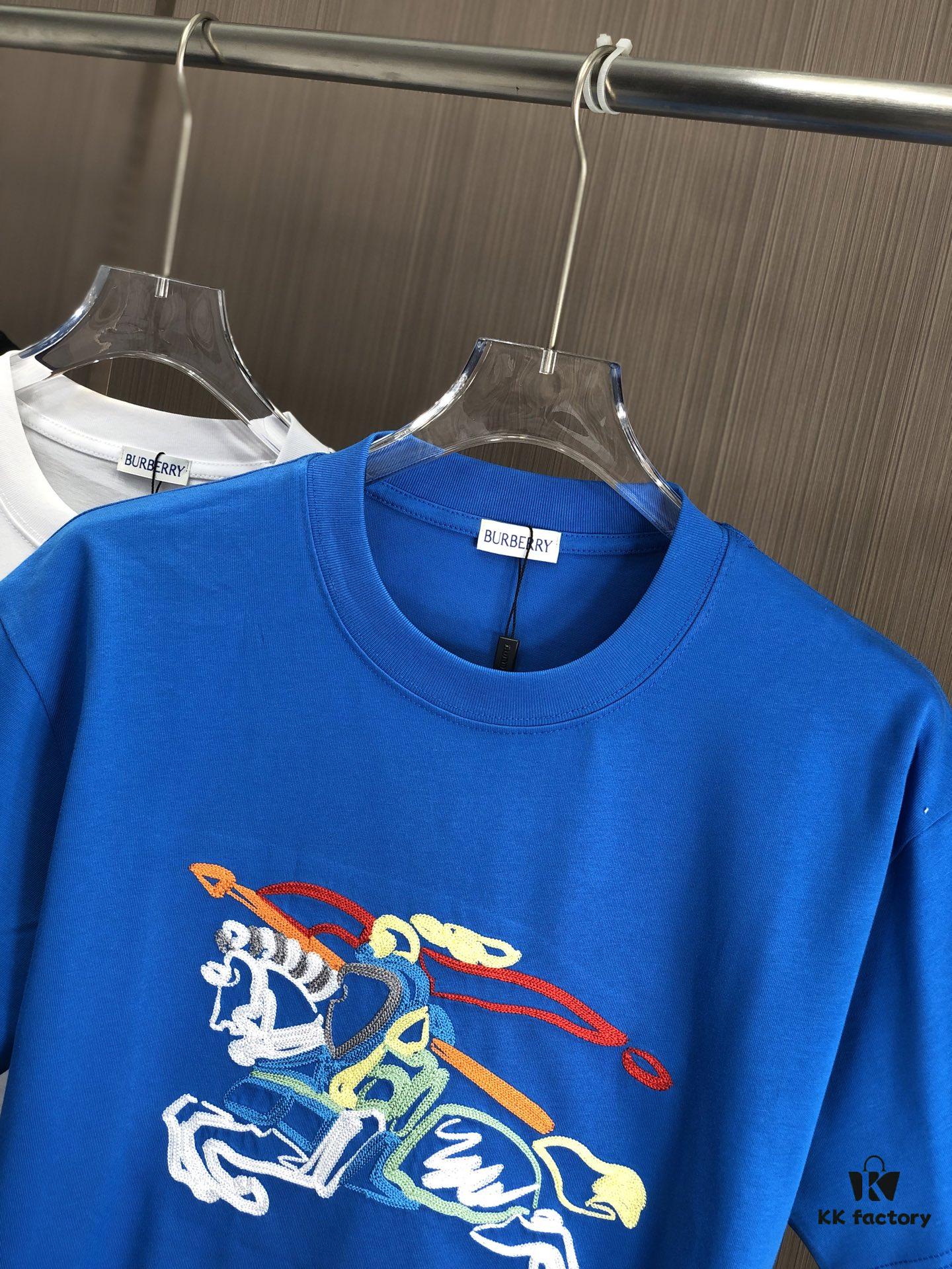 BURBERRY 2025 Spring/Summer New Arrival Round Neck Short Sleeve T-Shirt with Equestrian Chain Embroidery, 320g Double Combed Cotton Fabric, Slightly Loose Unisex Fit