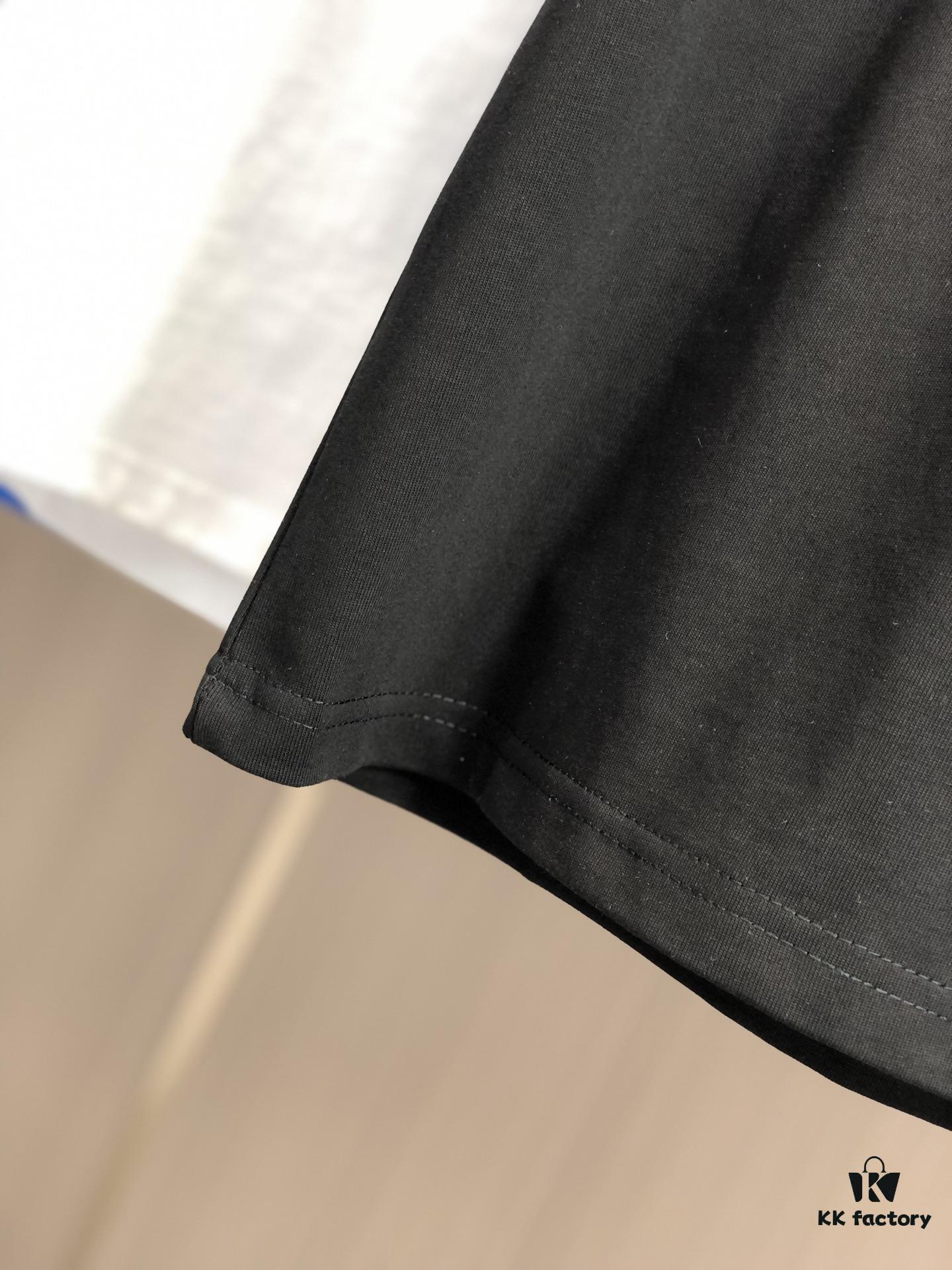 BURBERRY 2025 Spring/Summer New Arrival Round Neck Short Sleeve T-Shirt with Equestrian Chain Embroidery, 320g Double Combed Cotton Fabric, Slightly Loose Unisex Fit