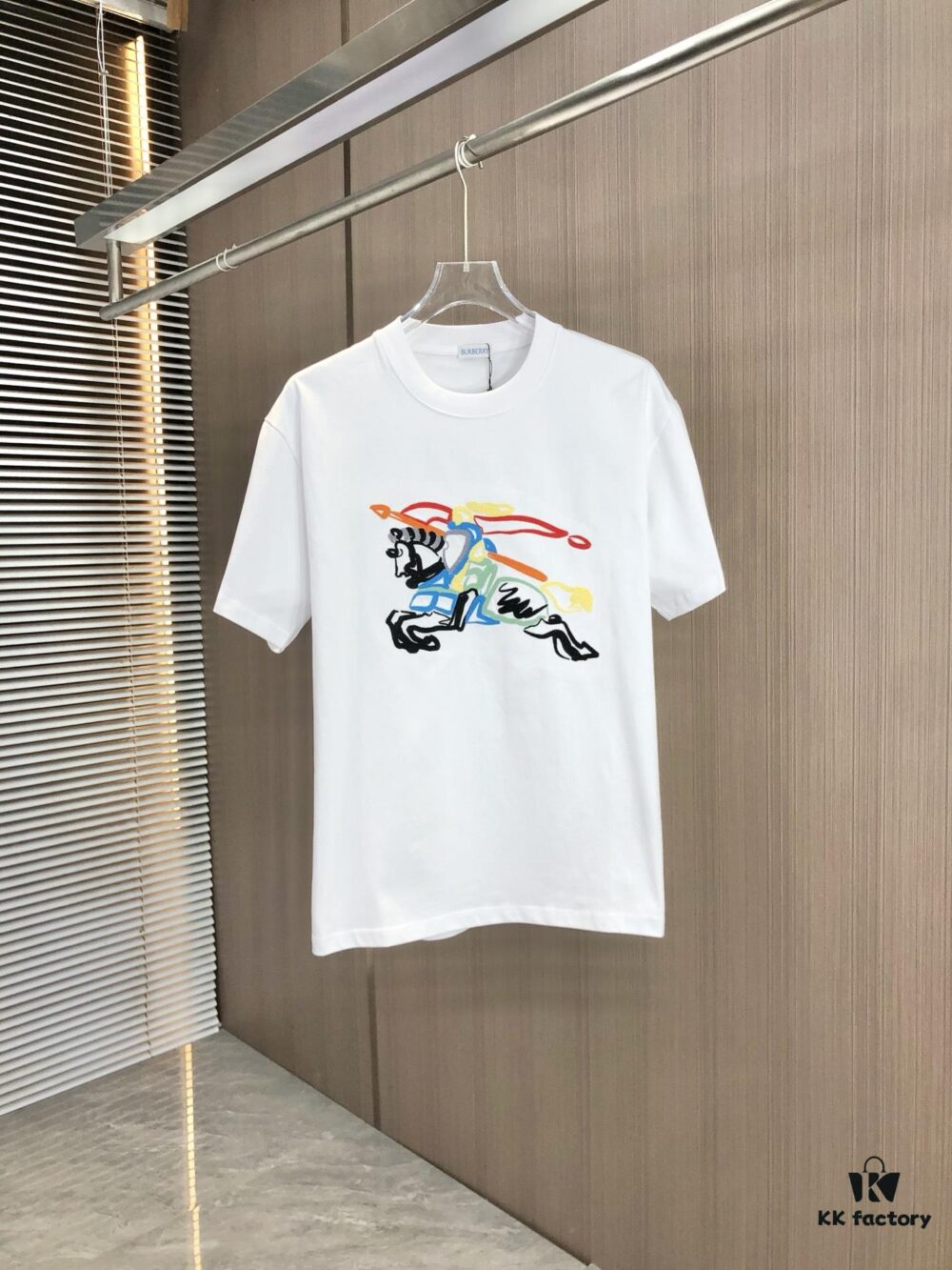 BURBERRY 2025 Spring/Summer New Arrival Round Neck Short Sleeve T-Shirt with Equestrian Chain Embroidery, 320g Double Combed Cotton Fabric, Slightly Loose Unisex Fit