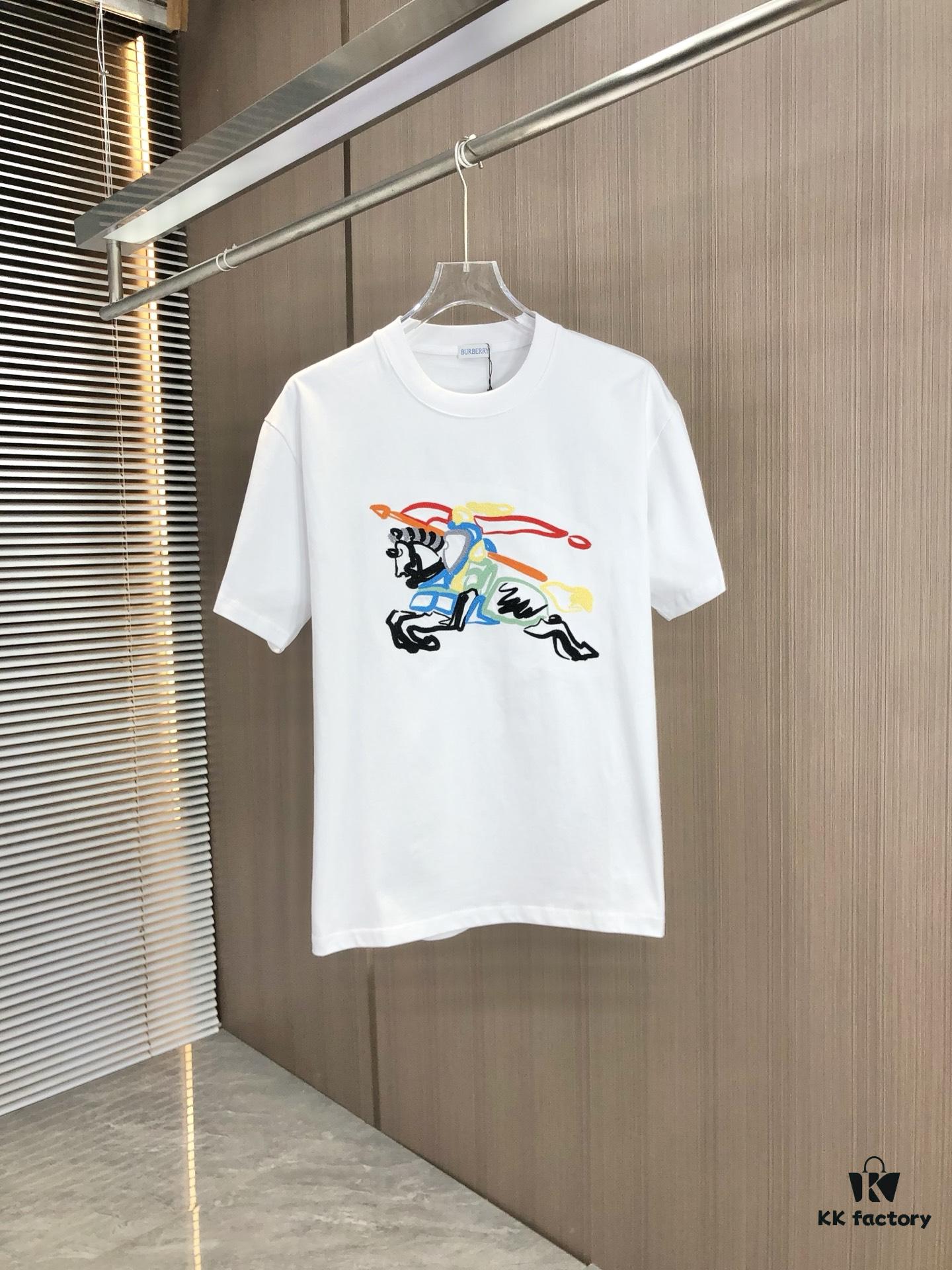 BURBERRY 2025 Spring/Summer New Arrival Round Neck Short Sleeve T-Shirt with Equestrian Chain Embroidery, 320g Double Combed Cotton Fabric, Slightly Loose Unisex Fit