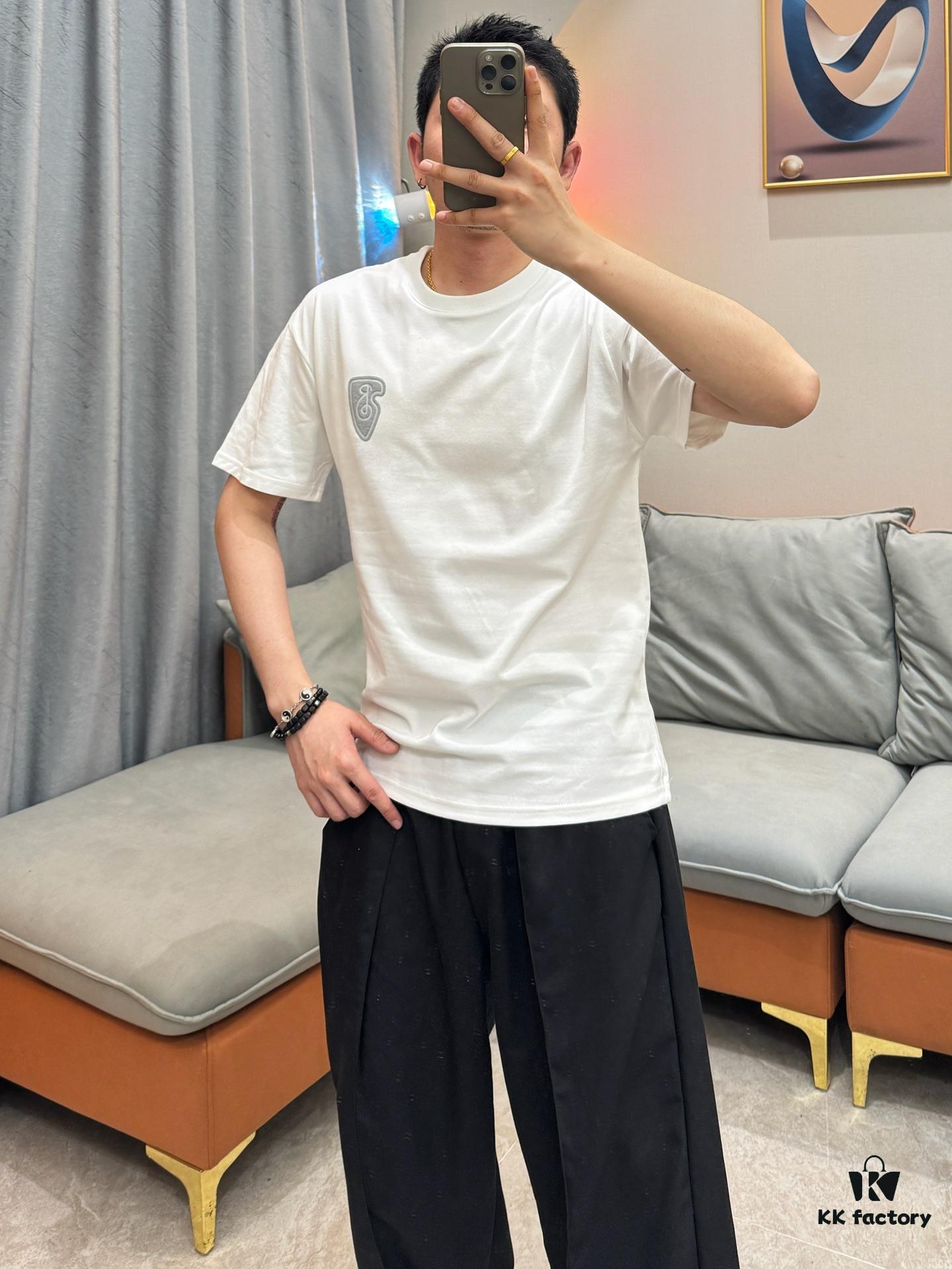 Real-shot model photo