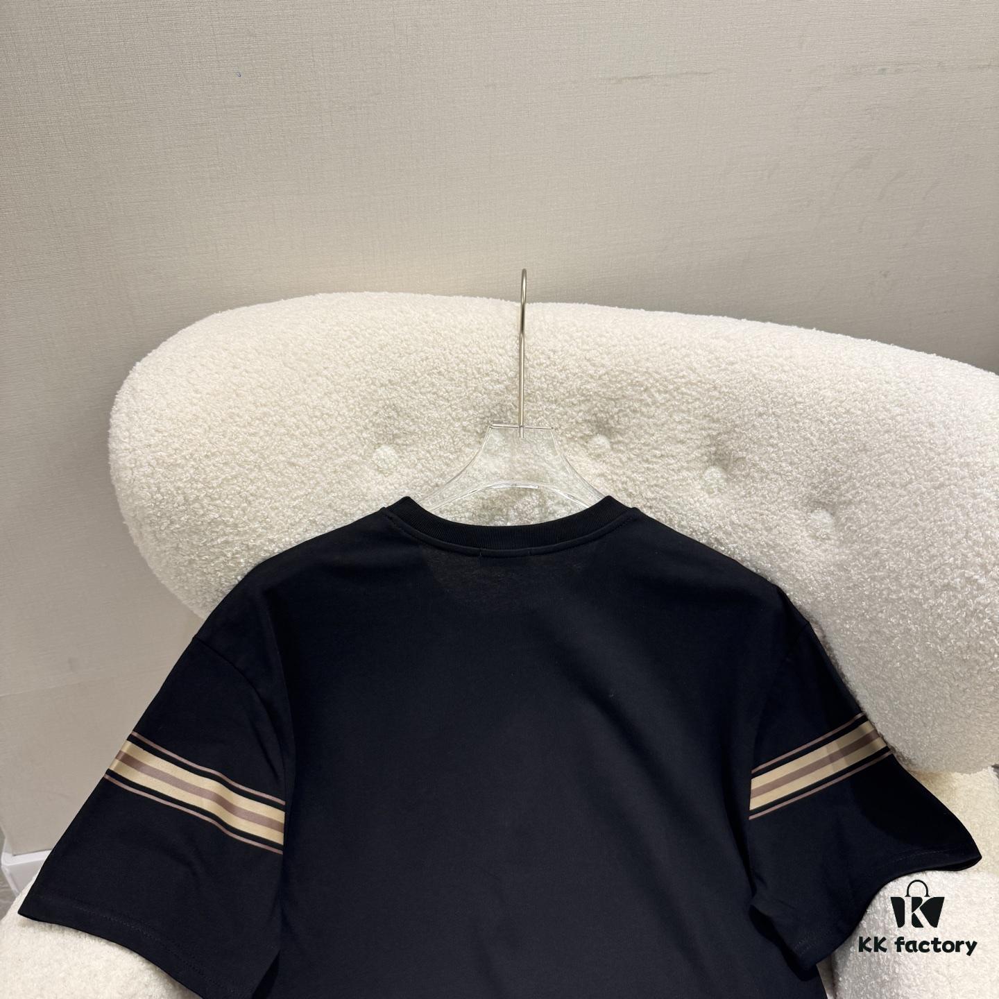 BURBERRY 2025 Spring-Summer New Arrival Short Sleeve T-Shirt, Runway-Inspired Fashion Casual Tee with Designer Logo, Premium 100% Cotton