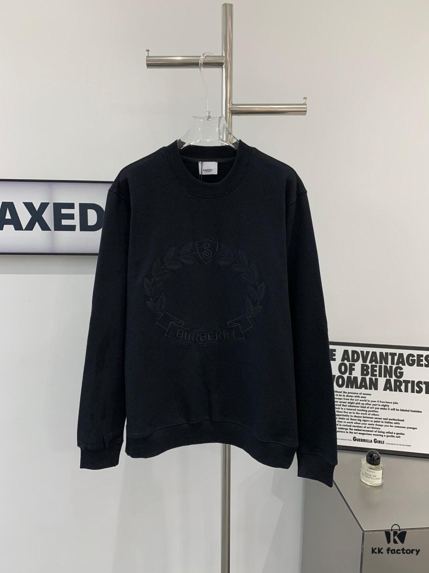 New Burberry 24 Fall Limited Oak Leaf Letter Print Crew Neck Sweatshirt