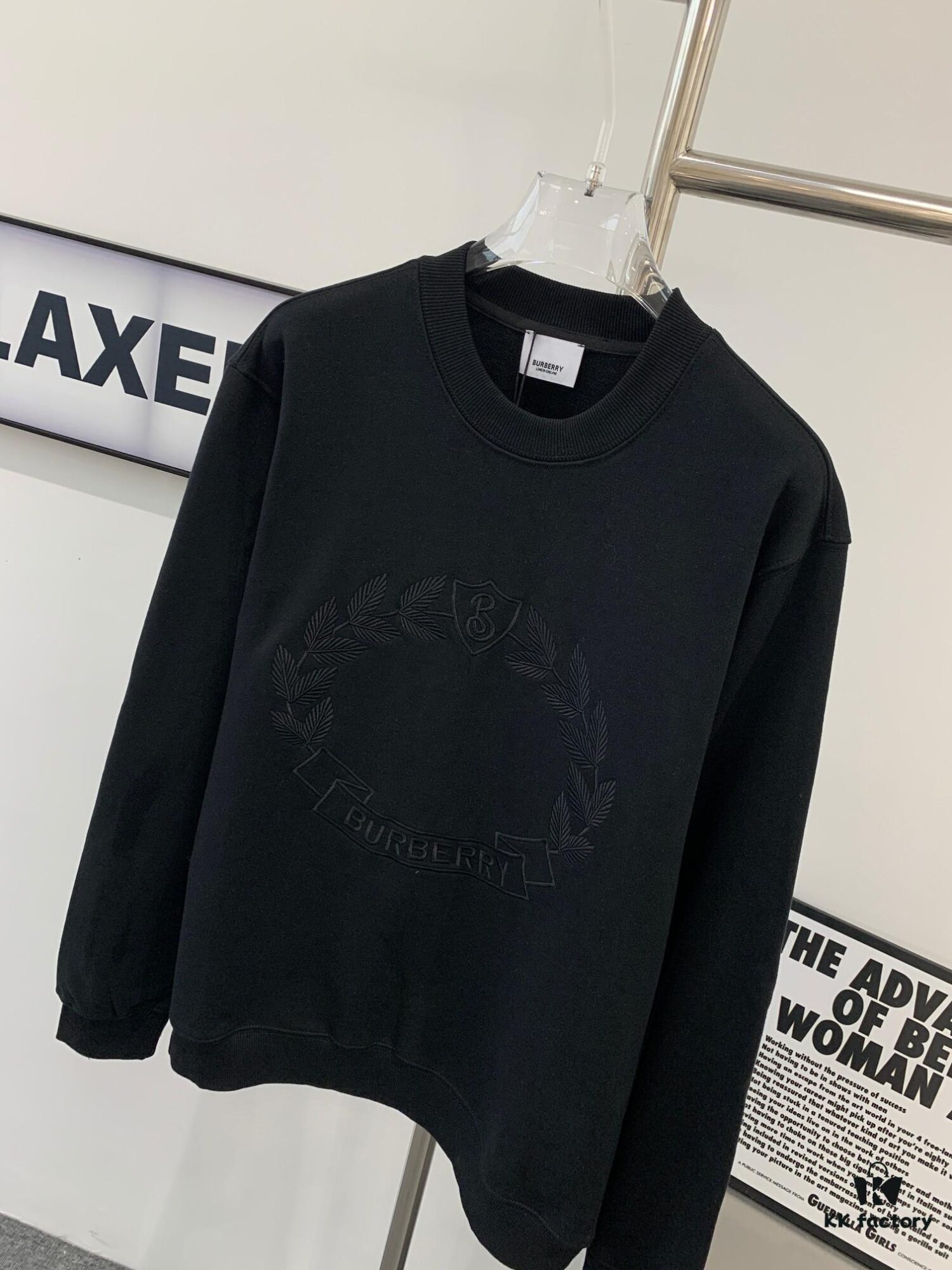 New Burberry 24 Fall Limited Oak Leaf Letter Print Crew Neck Sweatshirt