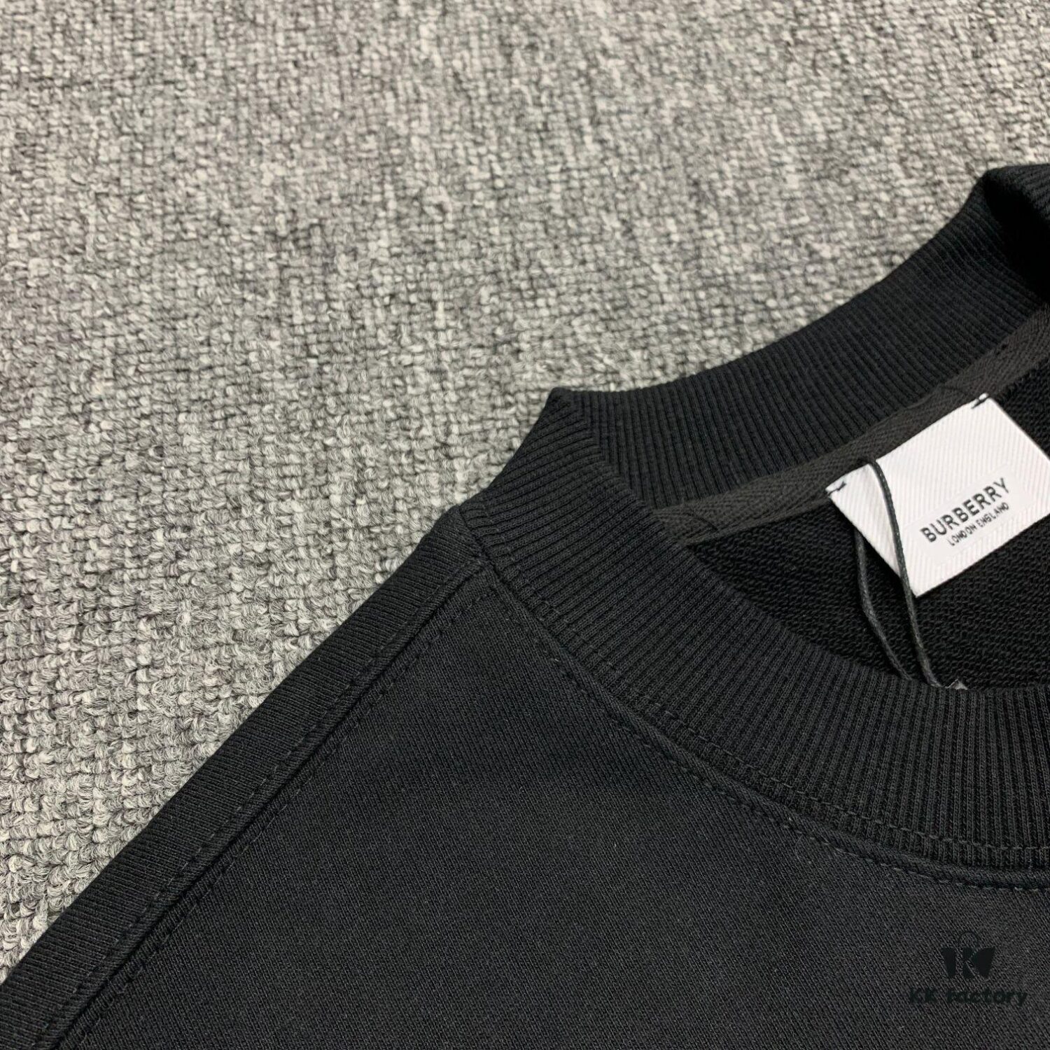 New Burberry 24 Fall Limited Oak Leaf Letter Print Crew Neck Sweatshirt