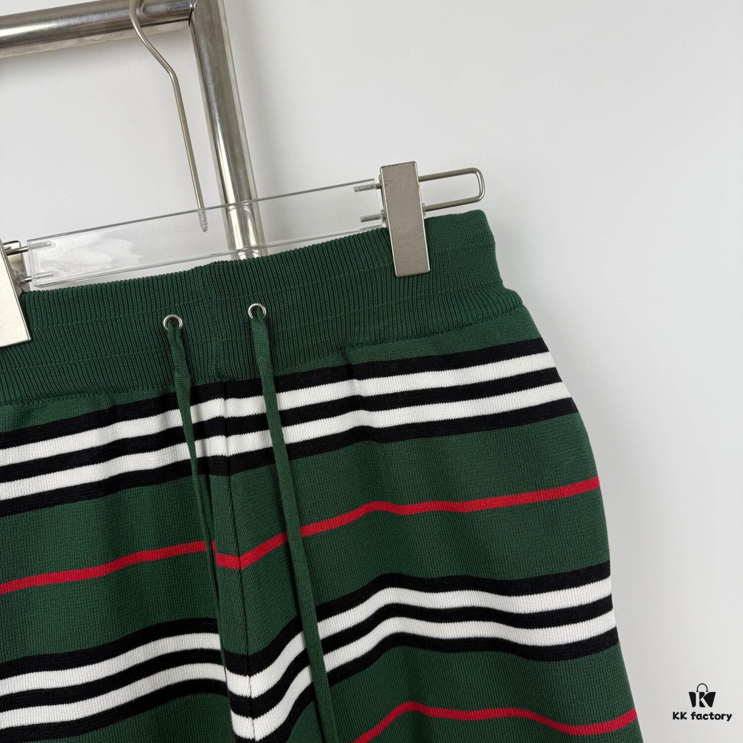New Burberry Classic Green Striped Knit Straight Shorts Unisex