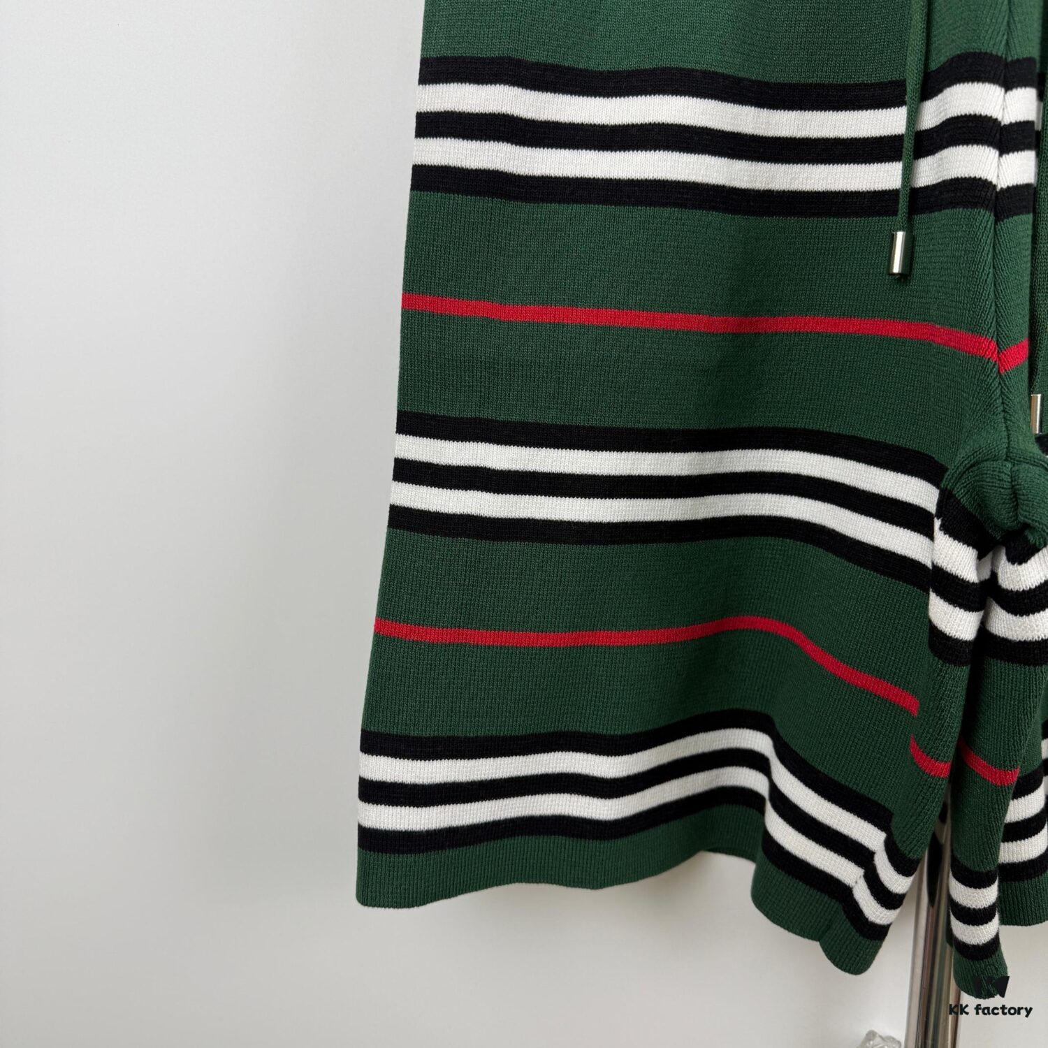 New Burberry Classic Green Striped Knit Straight Shorts Unisex