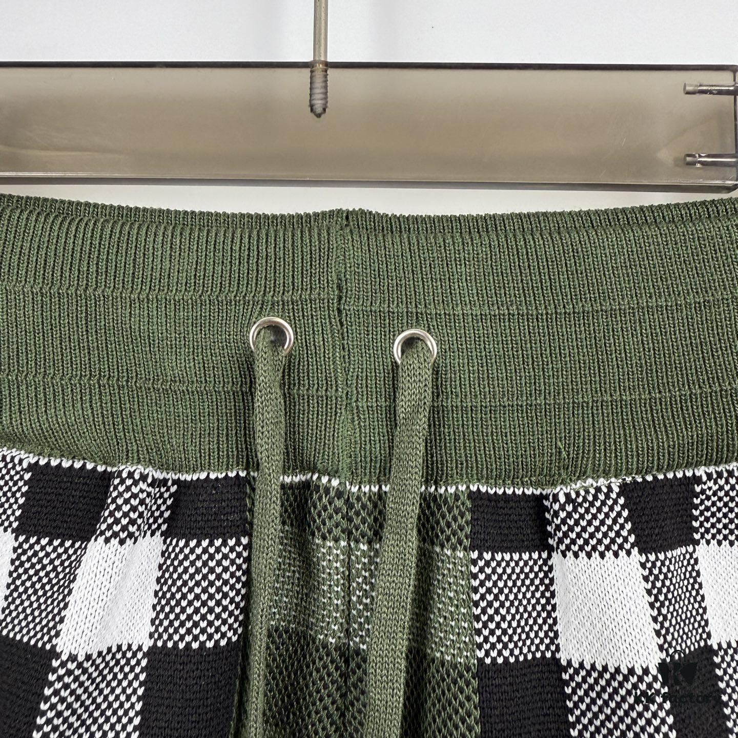 New BURBERRY Classic Check Knit Shorts Unisex