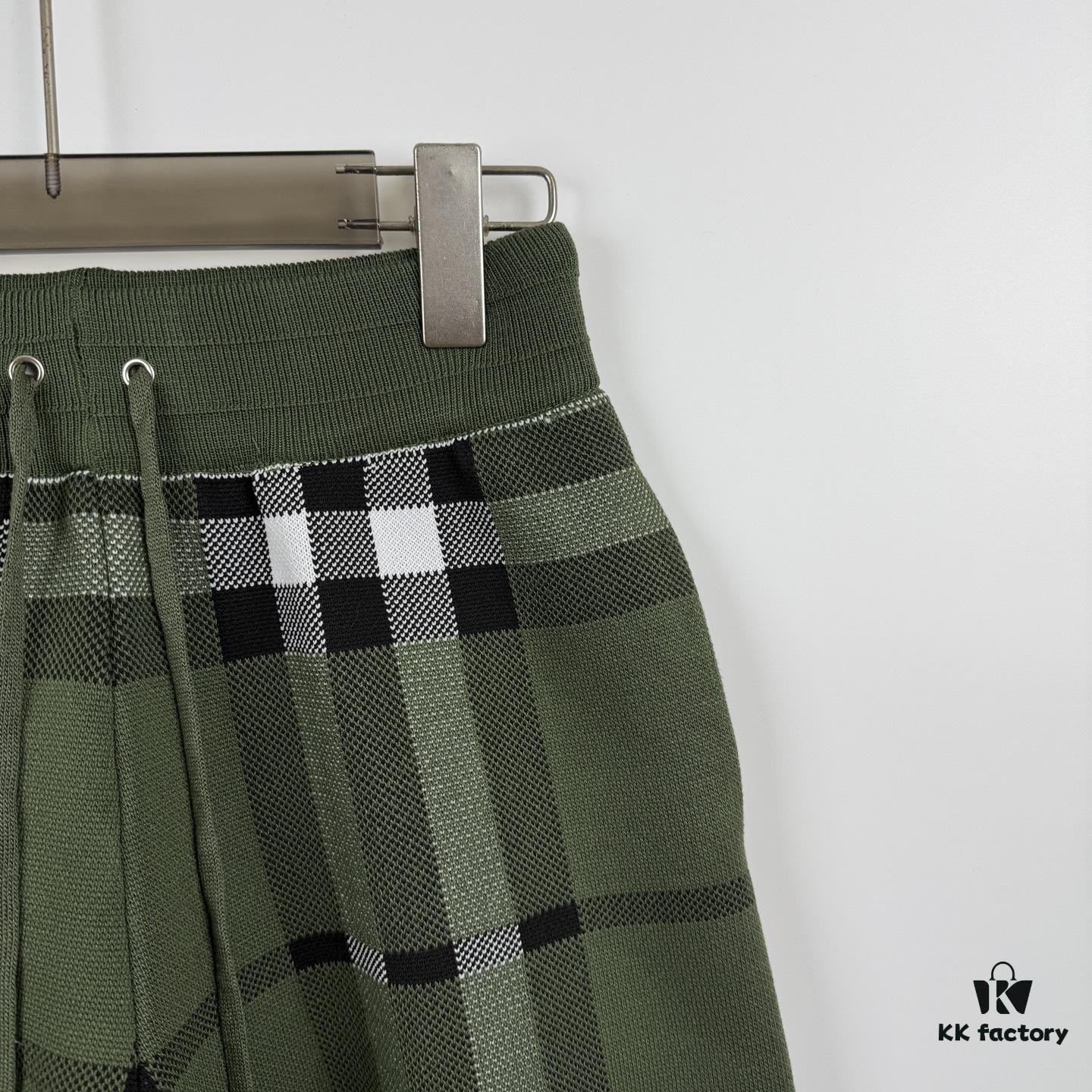 New BURBERRY Classic Check Knit Shorts Unisex