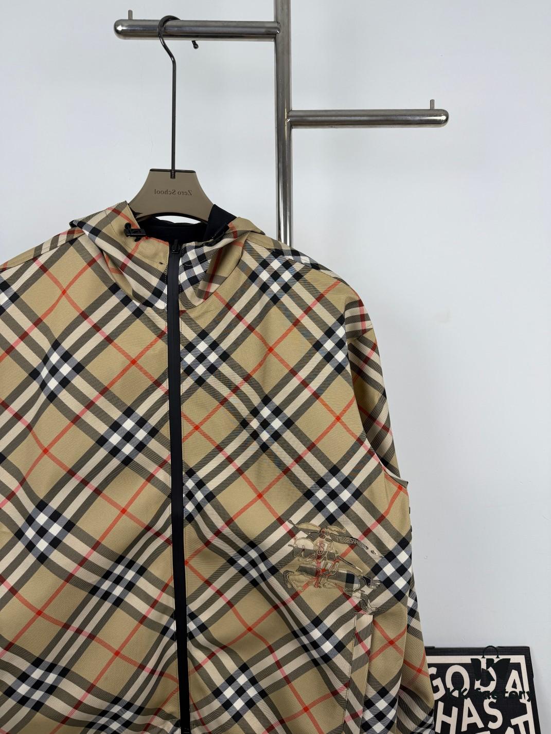 New Burberry Check Pattern Knight Horse Double-Sided Lightweight Hooded Jacket