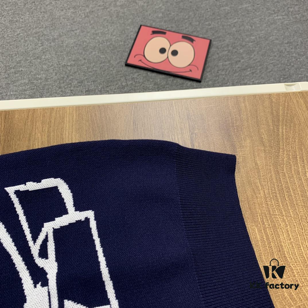 New BURBERRY Classic Blue Equestrian Knight Jacquard Crew-Neck Knit Sweater for Couples - Premium Original Single Version