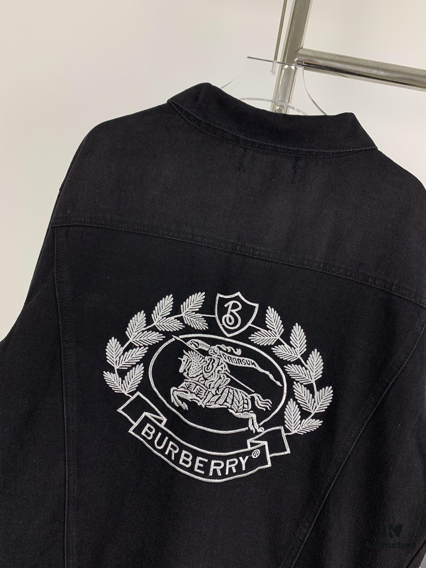 New Burberry & Supreme 2024 Collaborative Embroidered Horse Motif Denim Jacket Unisex