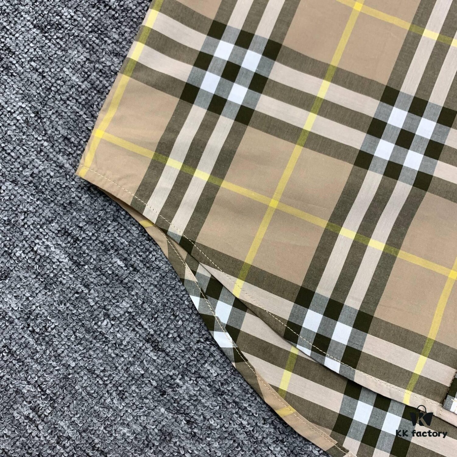 New BURBERRY/Barbouri Classic Yellow Tartan Stripe Long Sleeve Shirt, Iconic BBR Brand Checkered Pattern Shirt