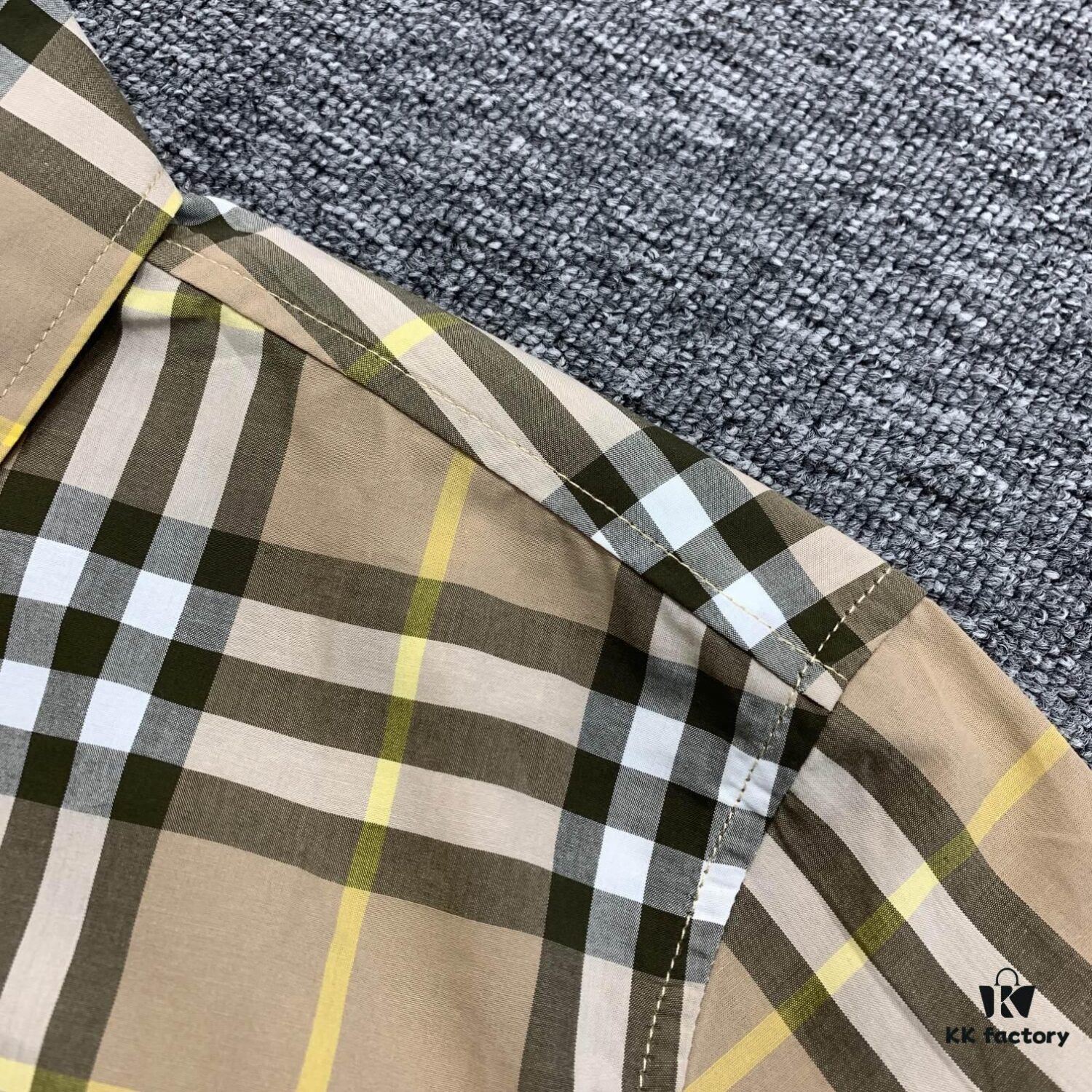 New BURBERRY/Barbouri Classic Yellow Tartan Stripe Long Sleeve Shirt, Iconic BBR Brand Checkered Pattern Shirt