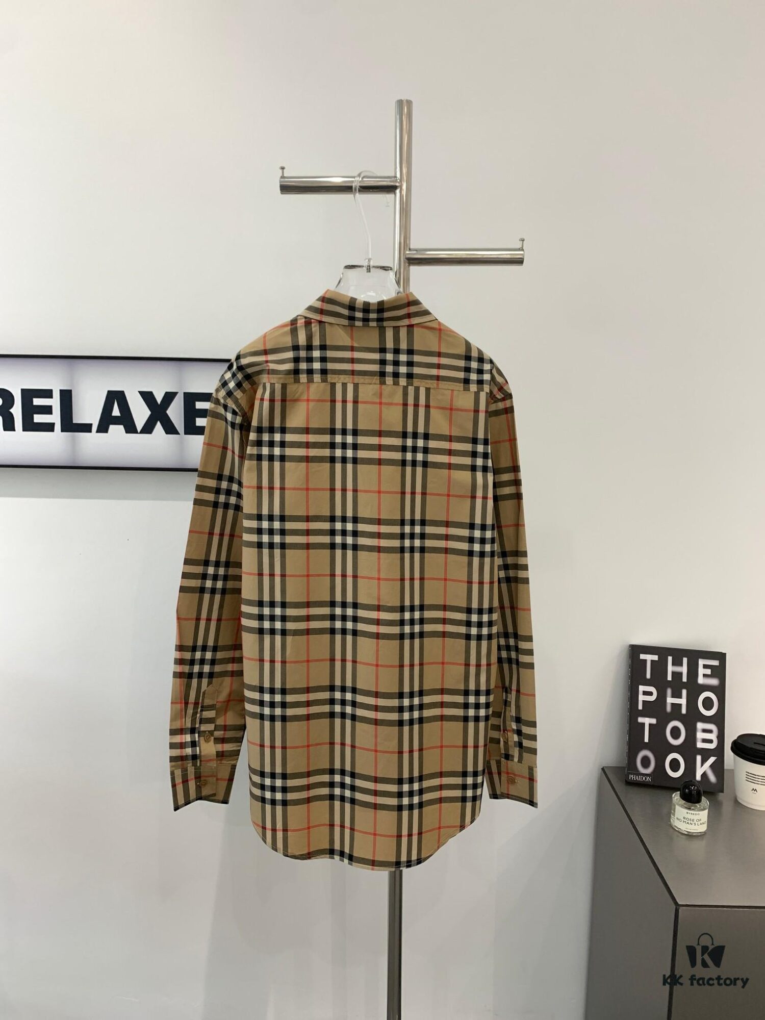 New Burberry Classic Stripe Long-Sleeve Shirt, Iconic BBR Brand Checkered Pattern Shirt, Best-Selling Counter Style