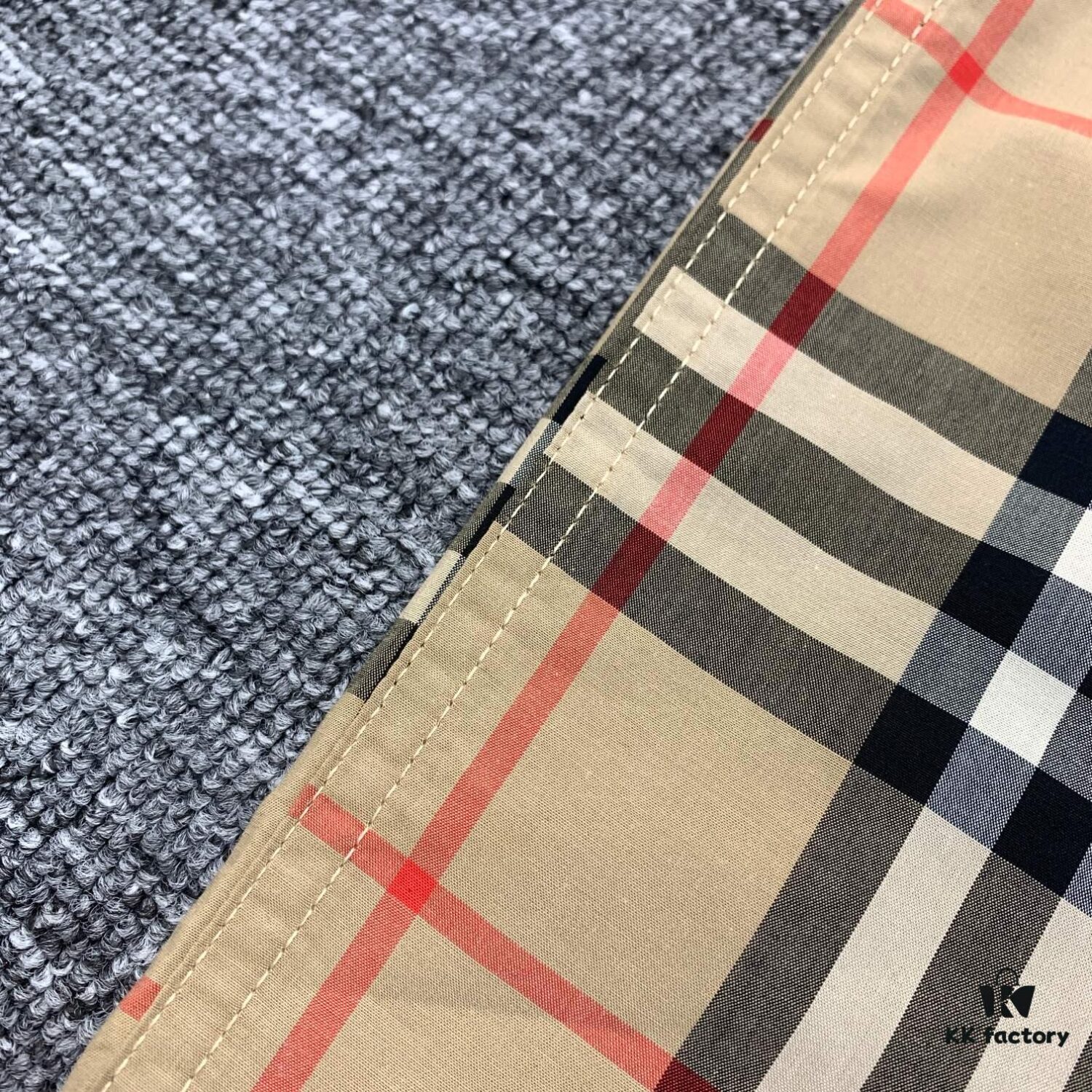 New Burberry Classic Stripe Long-Sleeve Shirt, Iconic BBR Brand Checkered Pattern Shirt, Best-Selling Counter Style