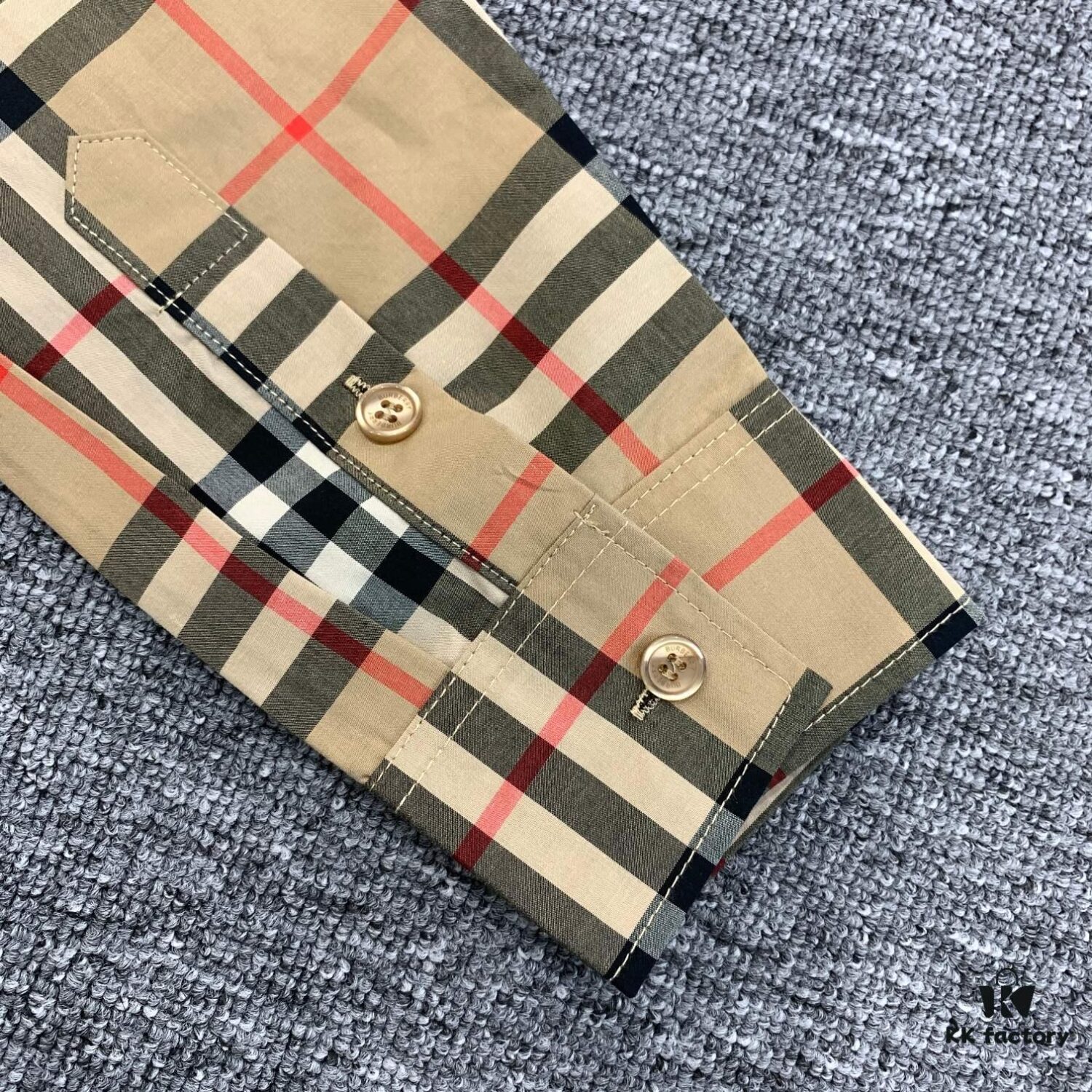 New Burberry Classic Stripe Long-Sleeve Shirt, Iconic BBR Brand Checkered Pattern Shirt, Best-Selling Counter Style