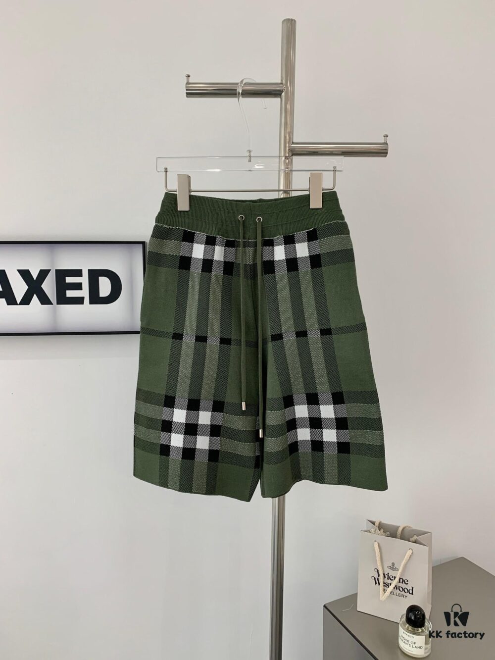 New BURBERRY Classic Plaid Knit Shorts Unisex